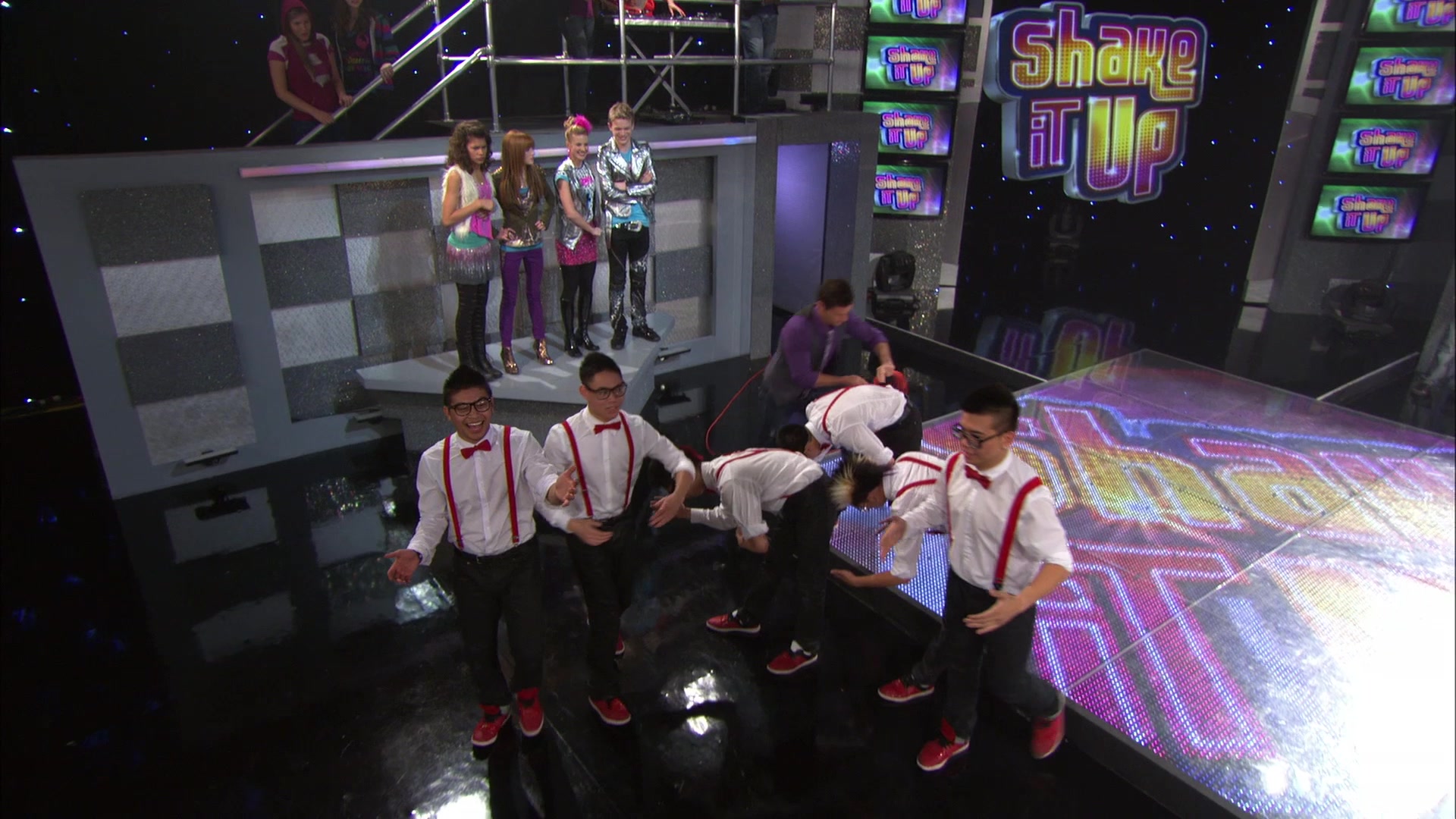 Shake_It_Up_S01E14_1080p_BTD_000315.jpg