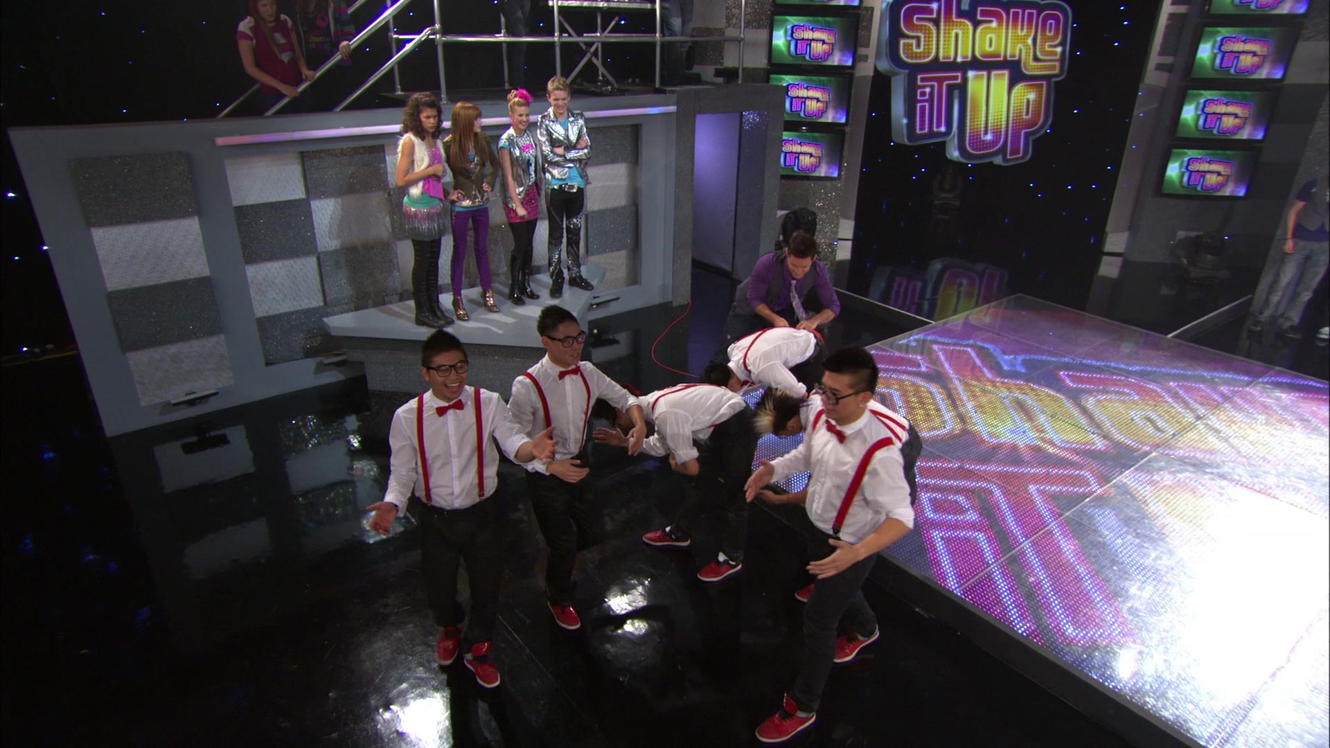 Shake_It_Up_S01E14_1080p_BTD_000316.jpg