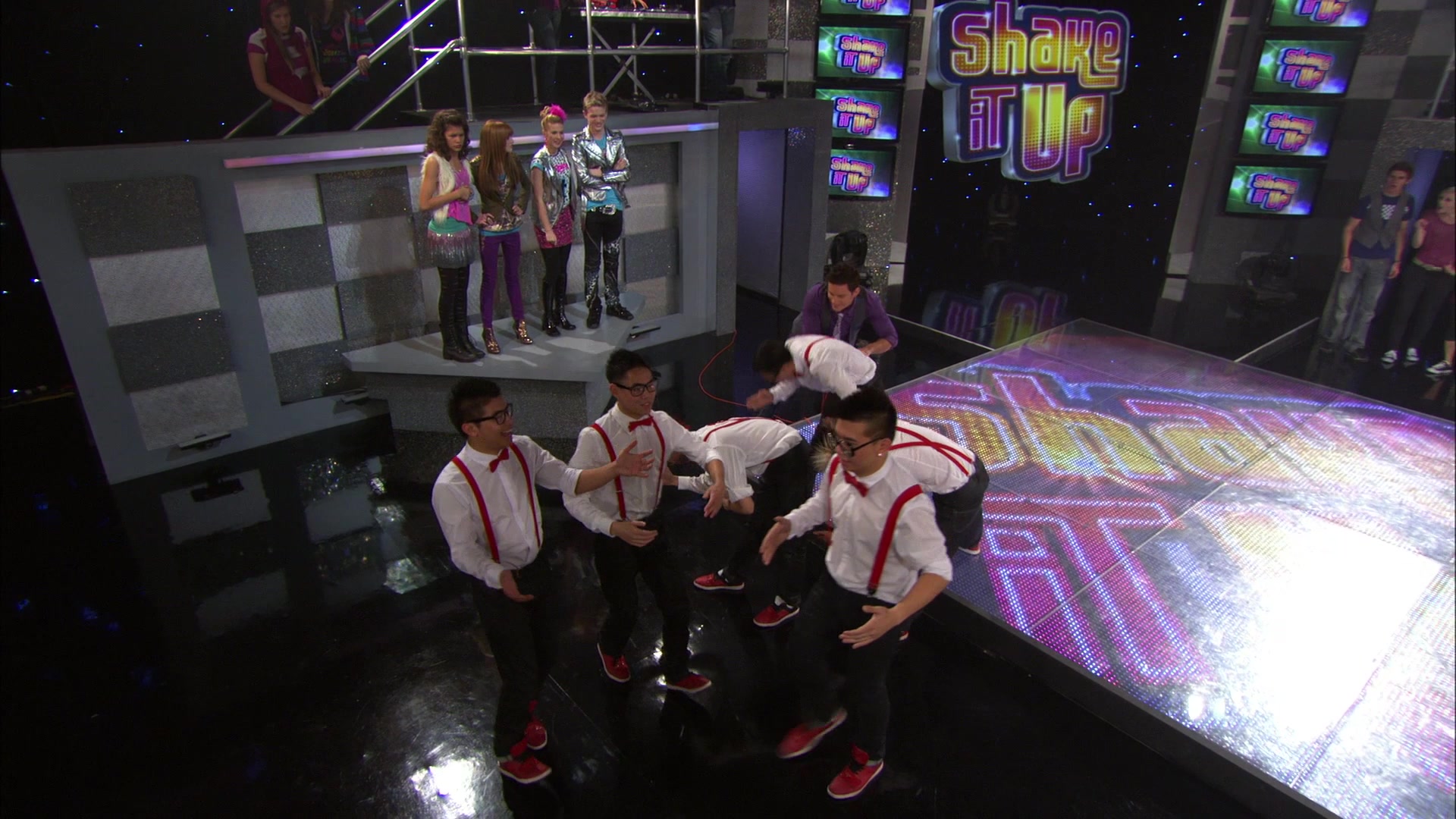 Shake_It_Up_S01E14_1080p_BTD_000317.jpg