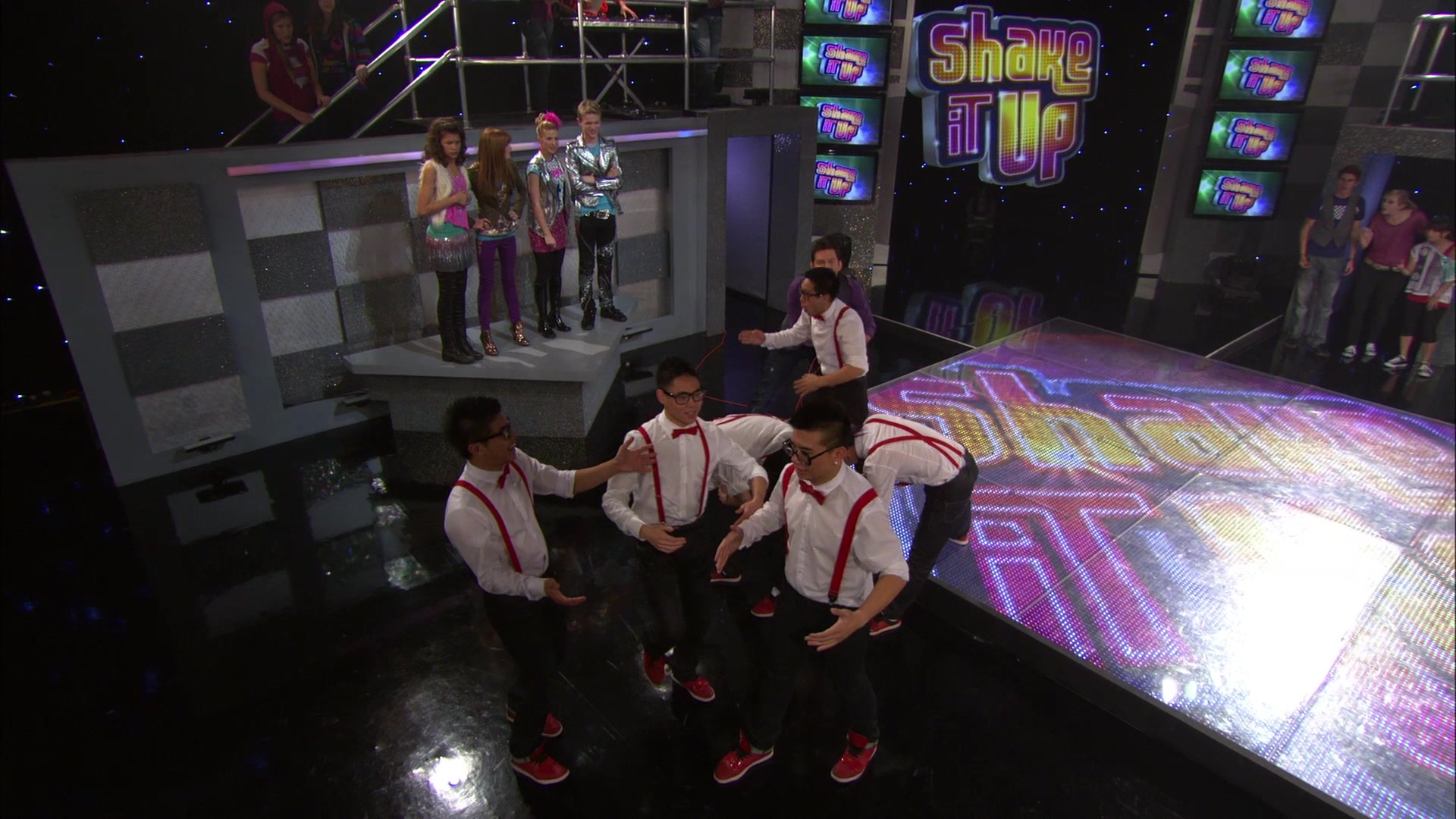 Shake_It_Up_S01E14_1080p_BTD_000318.jpg