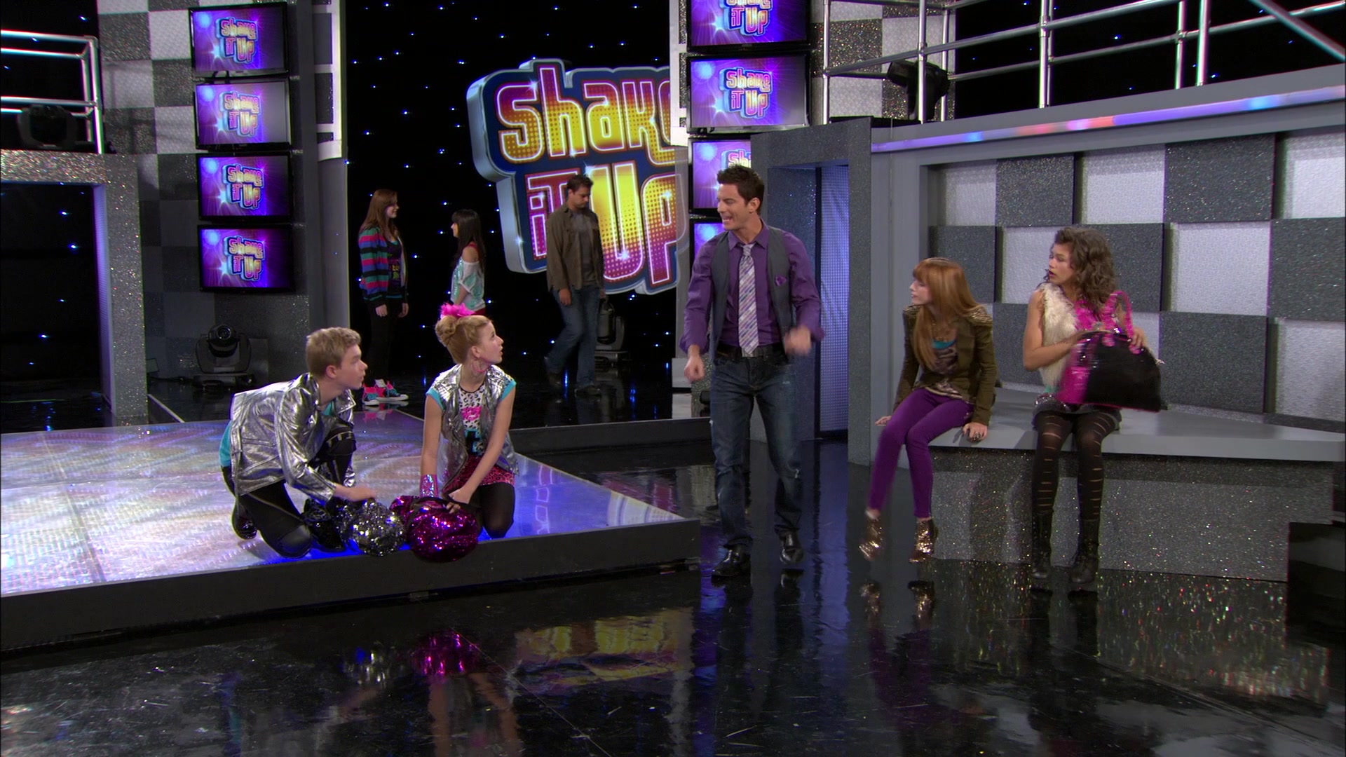 Shake_It_Up_S01E14_1080p_BTD_000462.jpg