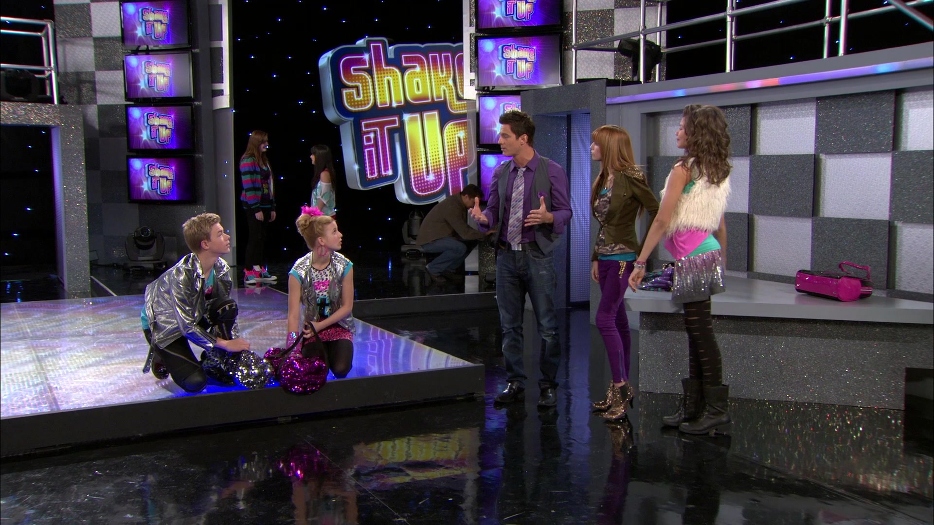 Shake_It_Up_S01E14_1080p_BTD_000467.jpg Shake_It_Up_S01E14_1080p_BTD_000467.jpg