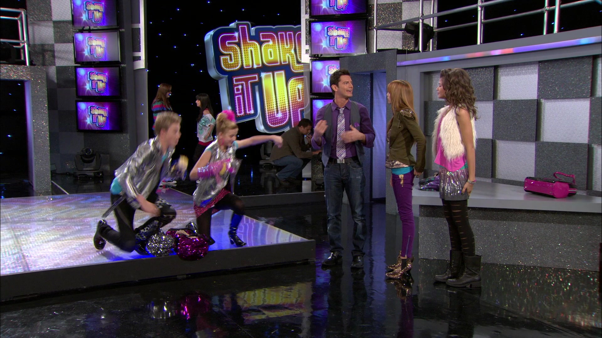 Shake_It_Up_S01E14_1080p_BTD_000469.jpg
