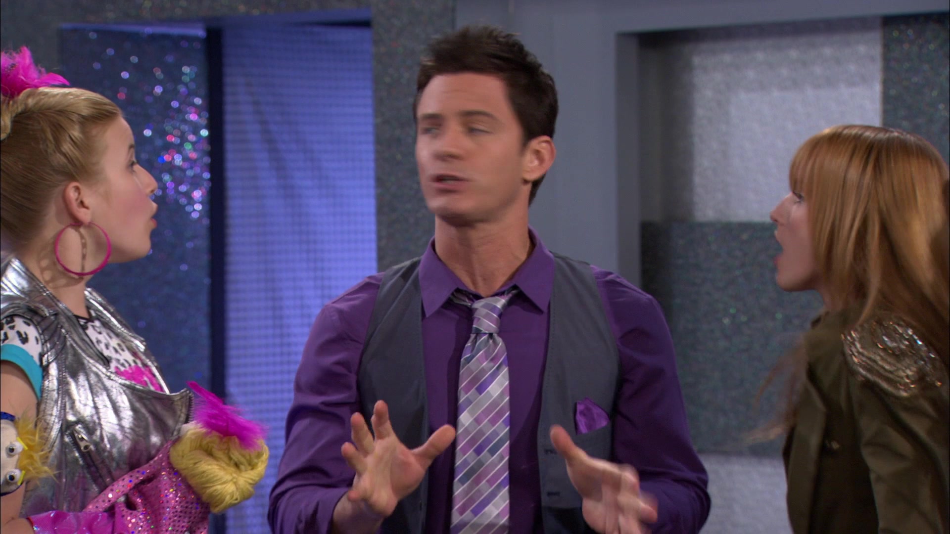 Shake_It_Up_S01E14_1080p_BTD_000514.jpg Shake_It_Up_S01E14_1080p_BTD_000514.jpg