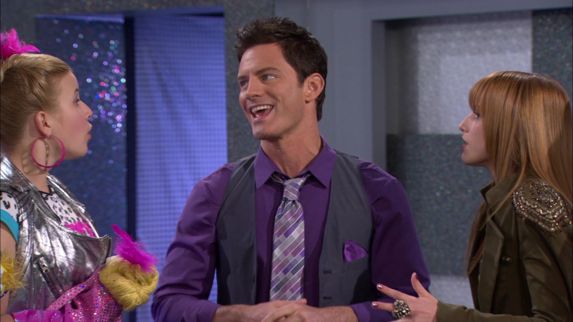 Shake_It_Up_S01E14_1080p_BTD_000515.jpg Shake_It_Up_S01E14_1080p_BTD_000515.jpg