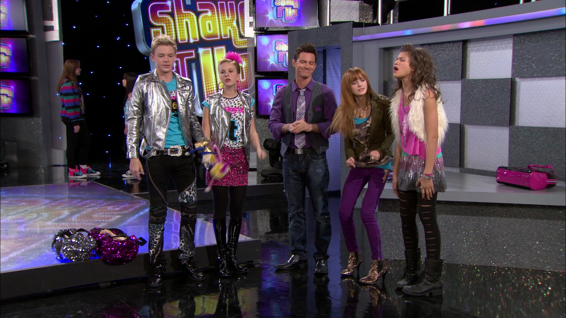 Shake_It_Up_S01E14_1080p_BTD_000518.jpg