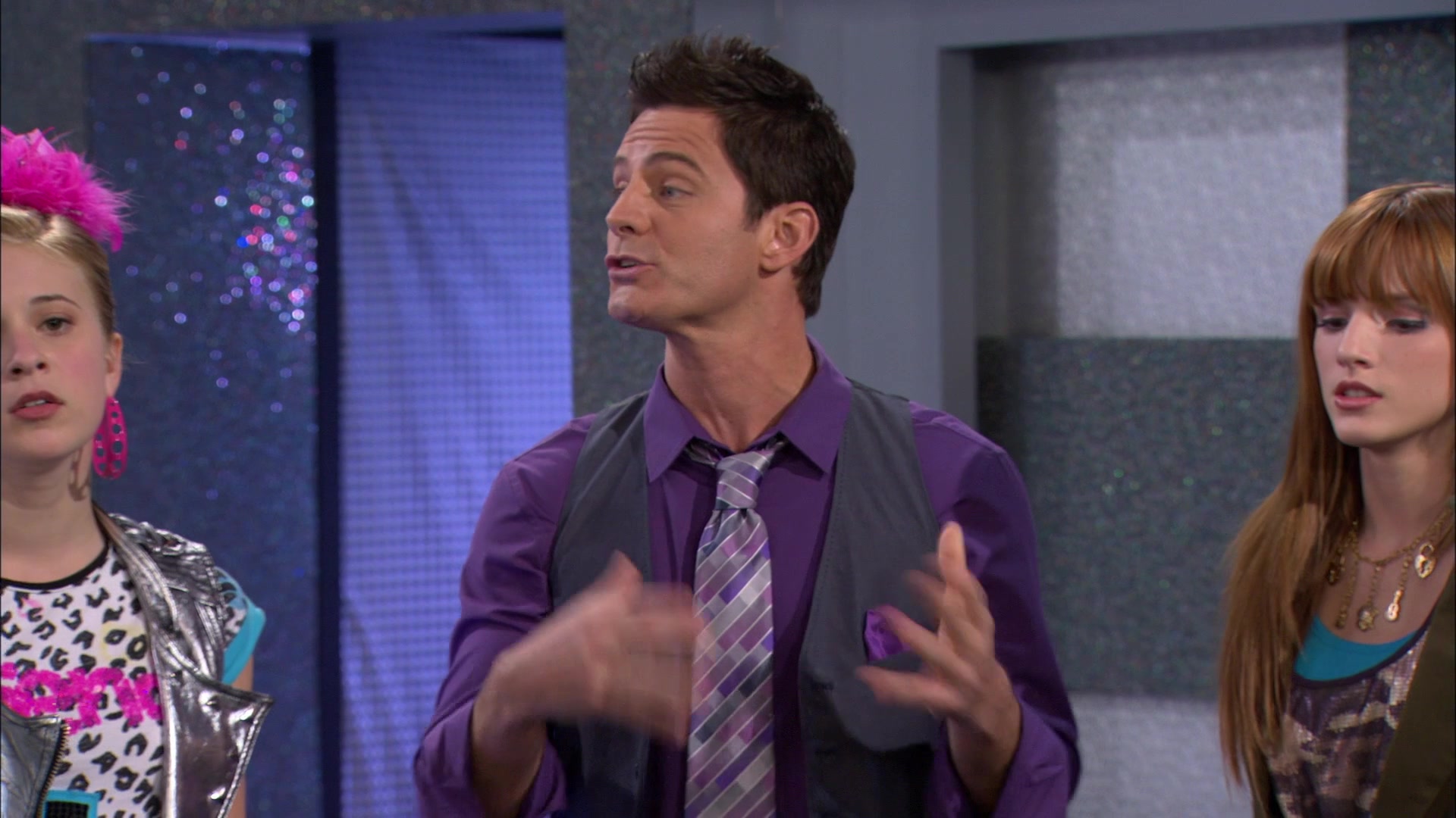 Shake_It_Up_S01E14_1080p_BTD_000520.jpg
