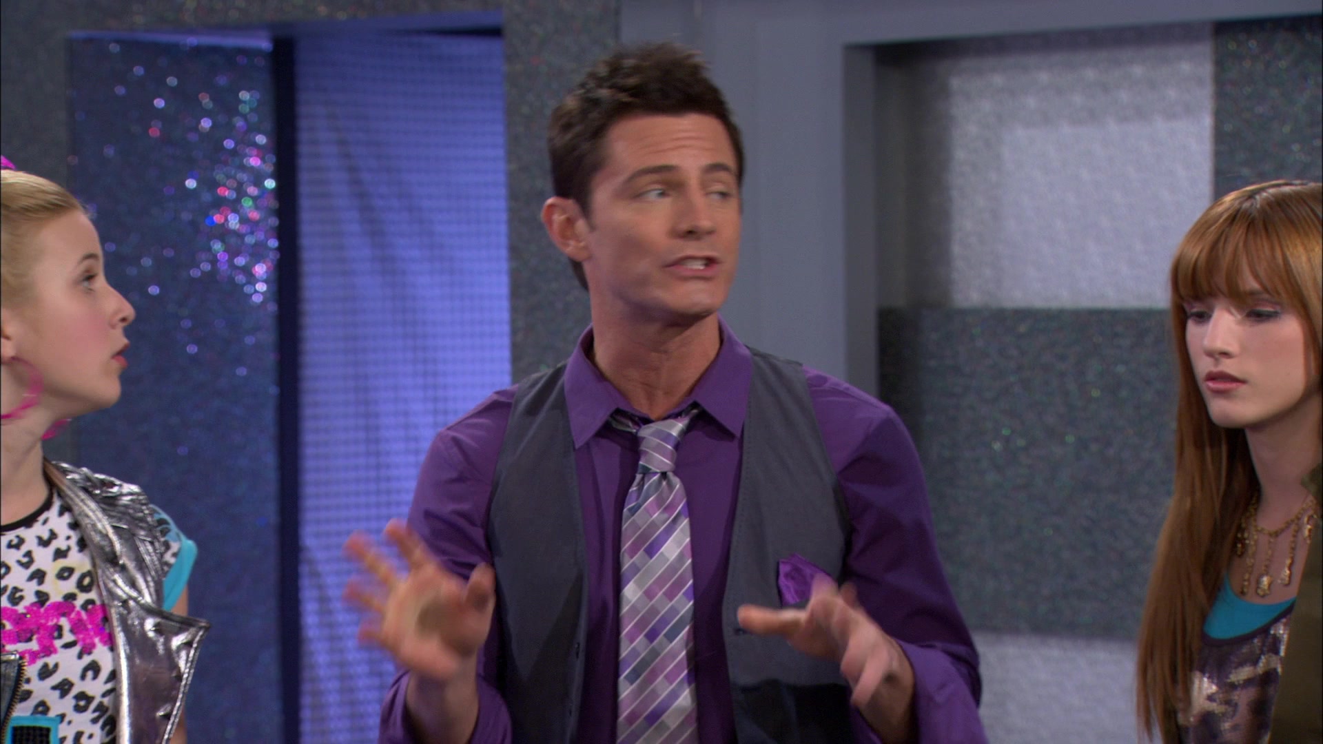 Shake_It_Up_S01E14_1080p_BTD_000522.jpg