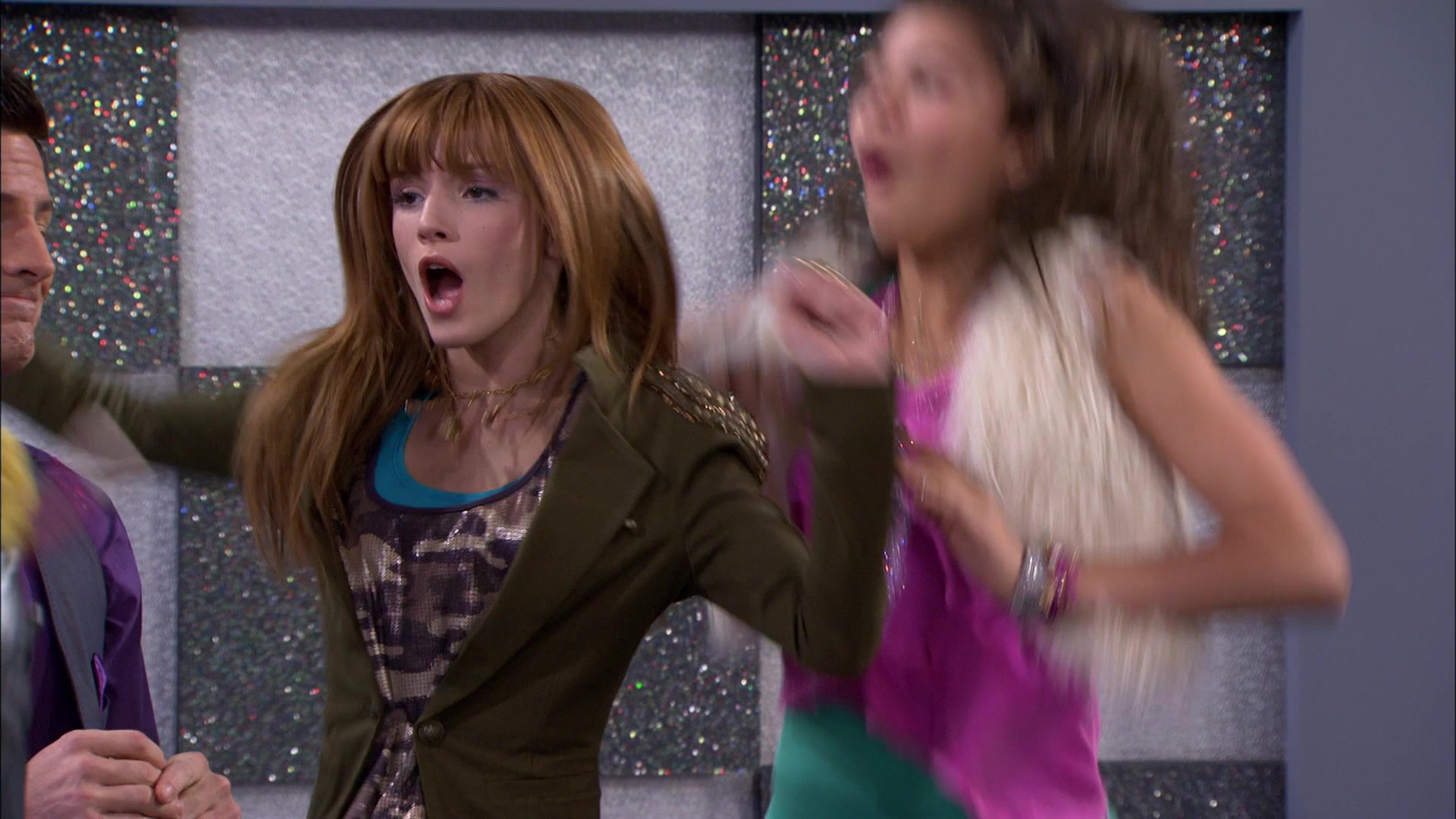 Shake_It_Up_S01E14_1080p_BTD_000525.jpg
