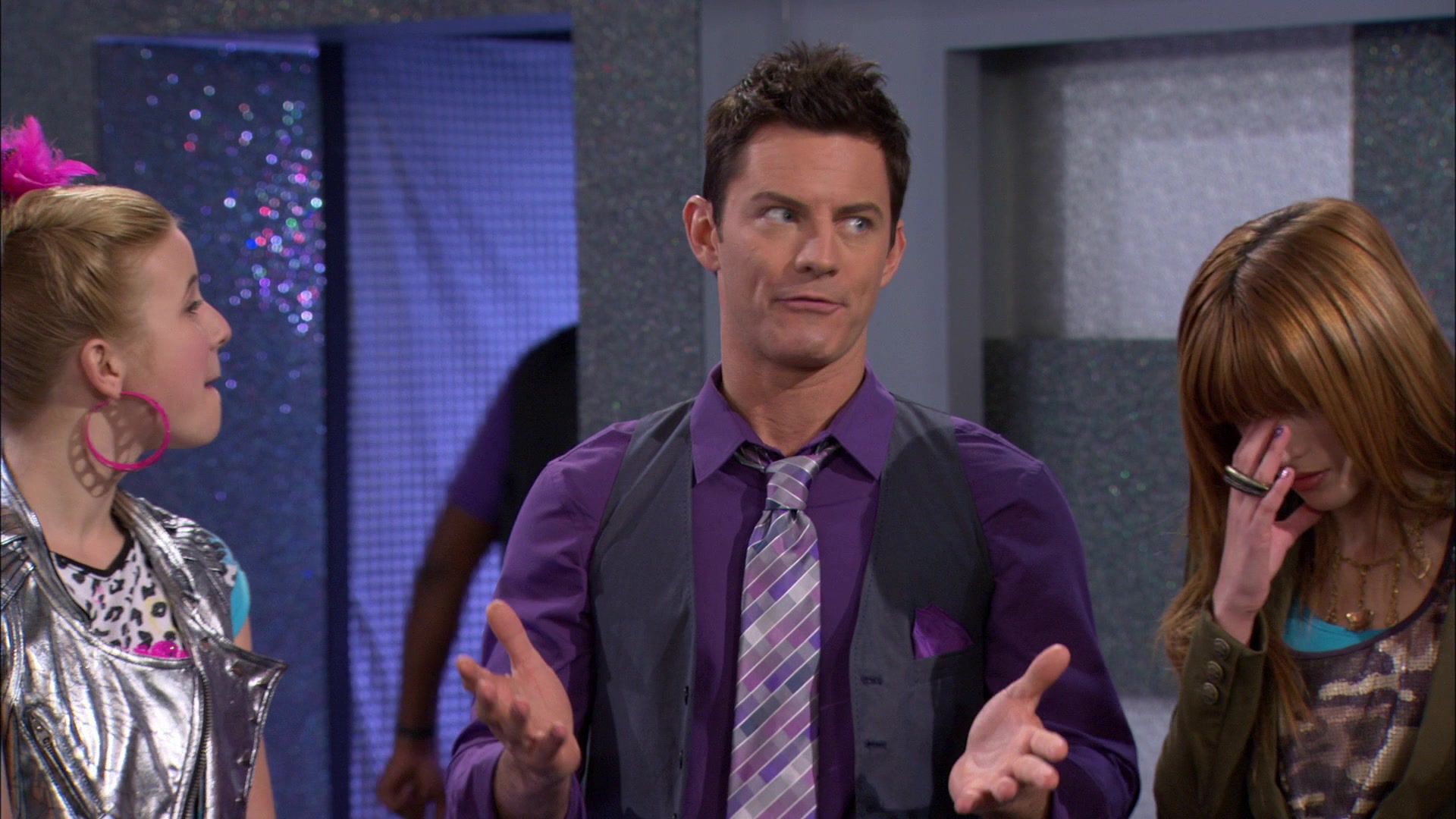 Shake_It_Up_S01E14_1080p_BTD_000620.jpg