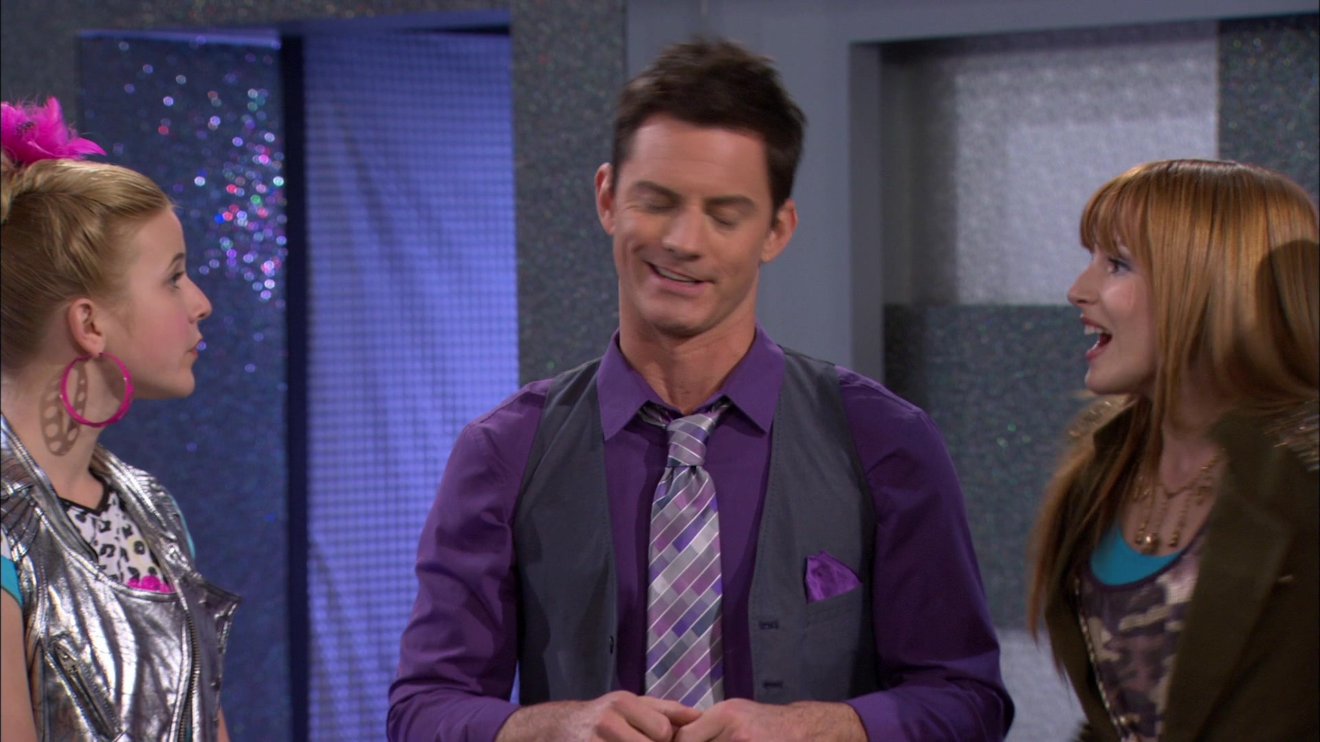 Shake_It_Up_S01E14_1080p_BTD_000626.jpg