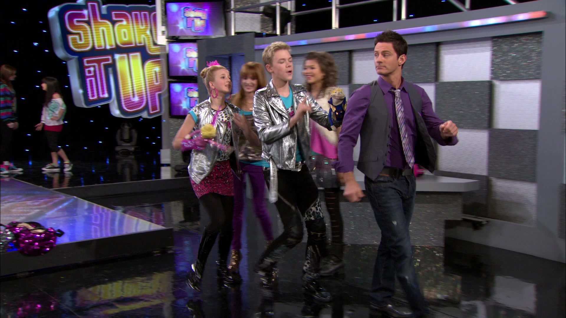 Shake_It_Up_S01E14_1080p_BTD_000632.jpg Shake_It_Up_S01E14_1080p_BTD_000632.jpg
