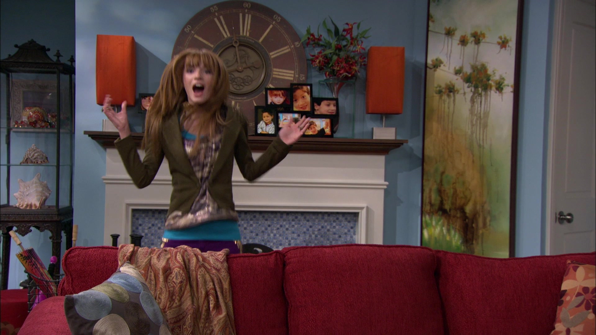 Shake_It_Up_S01E14_1080p_BTD_000692.jpg