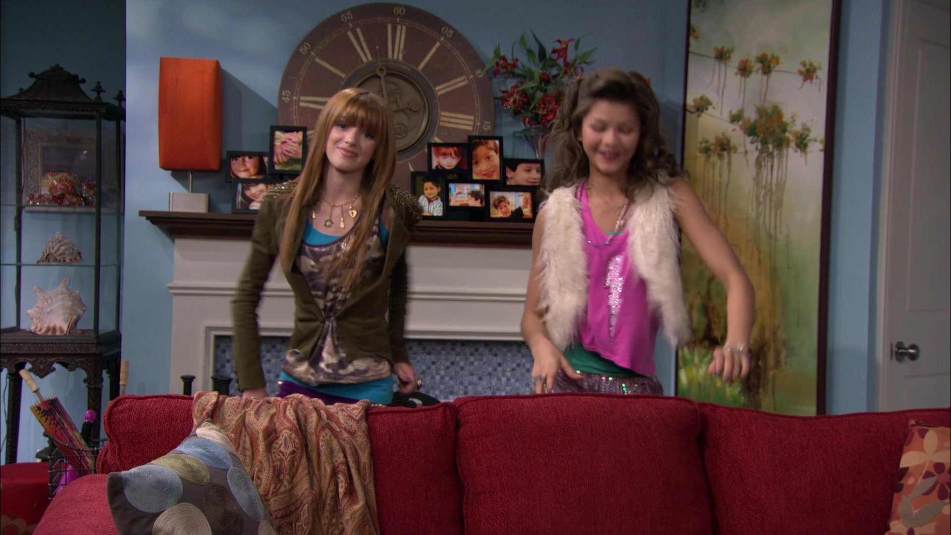 Shake_It_Up_S01E14_1080p_BTD_000699.jpg