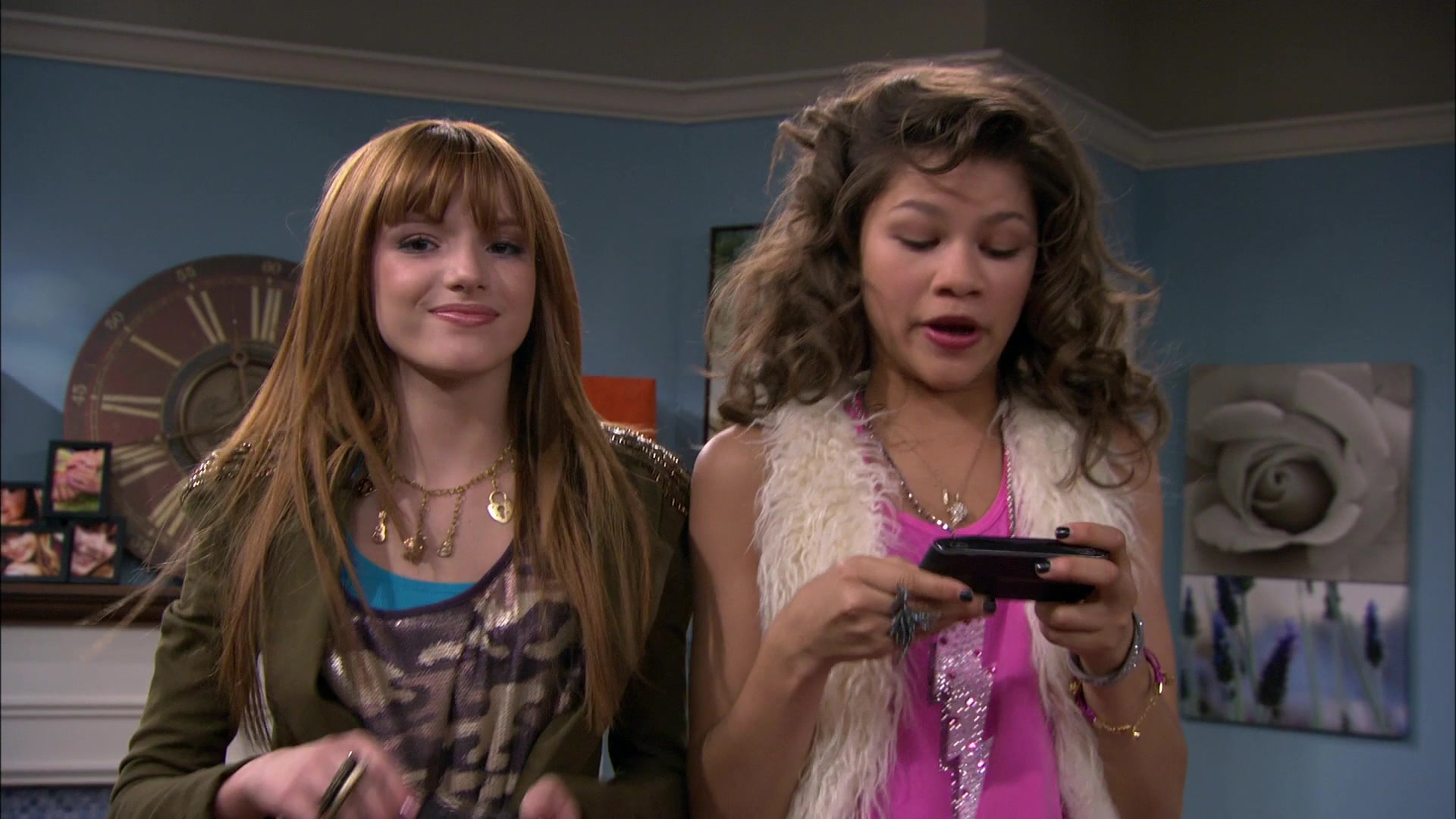 Shake_It_Up_S01E14_1080p_BTD_000721.jpg