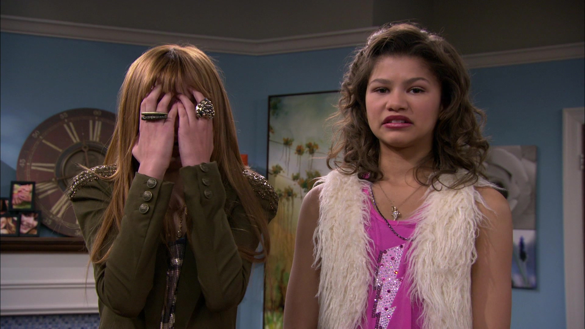 Shake_It_Up_S01E14_1080p_BTD_000783.jpg