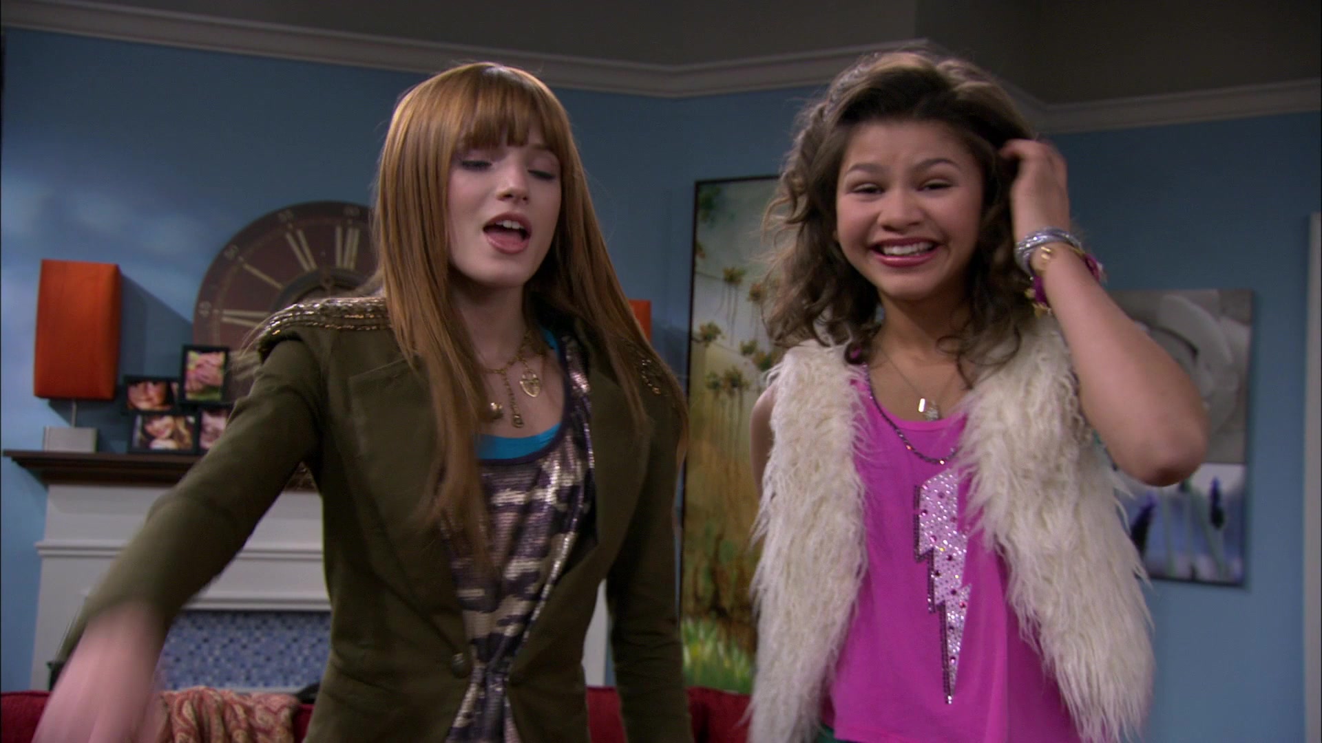 Shake_It_Up_S01E14_1080p_BTD_000862.jpg