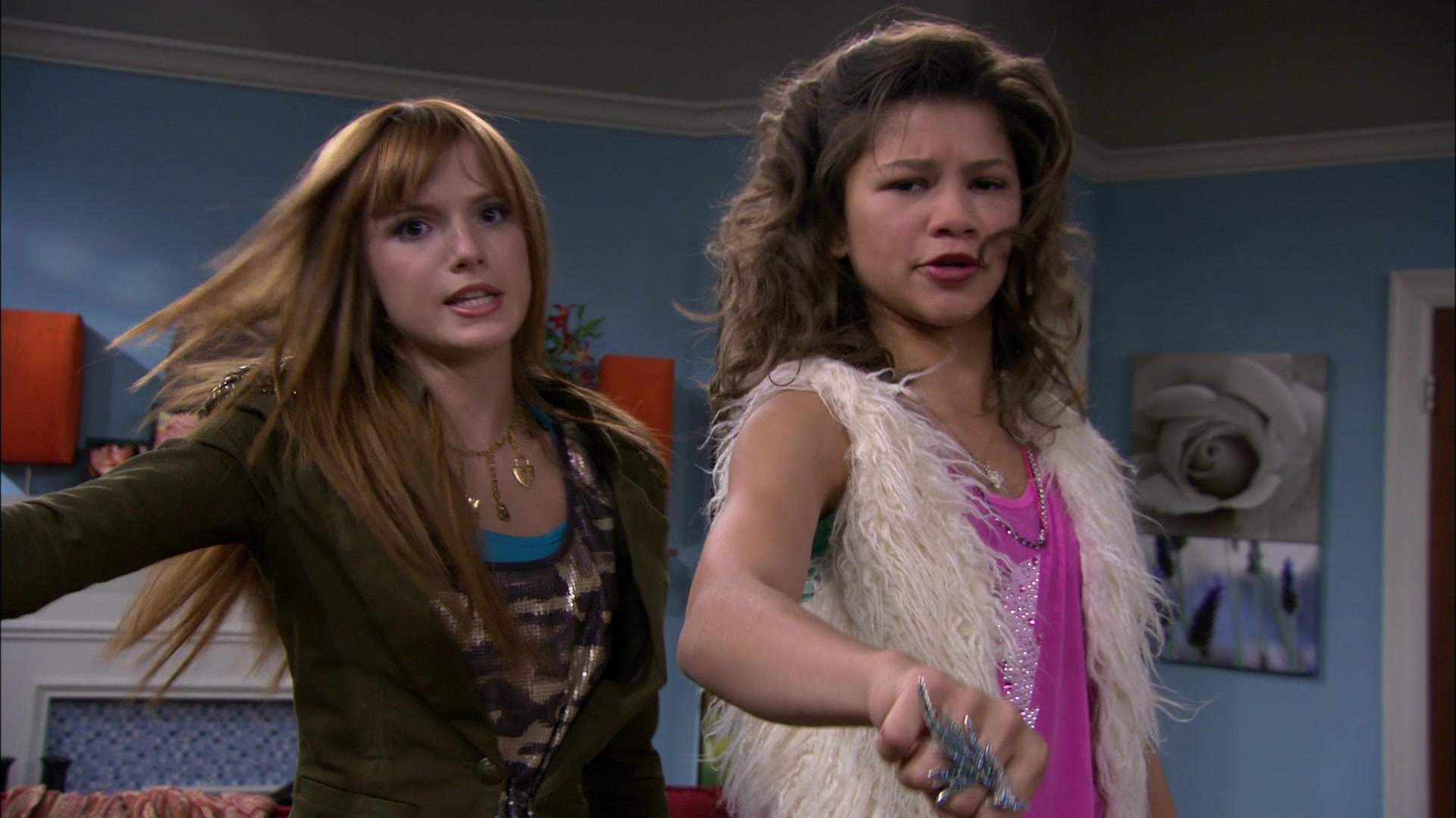Shake_It_Up_S01E14_1080p_BTD_000874.jpg