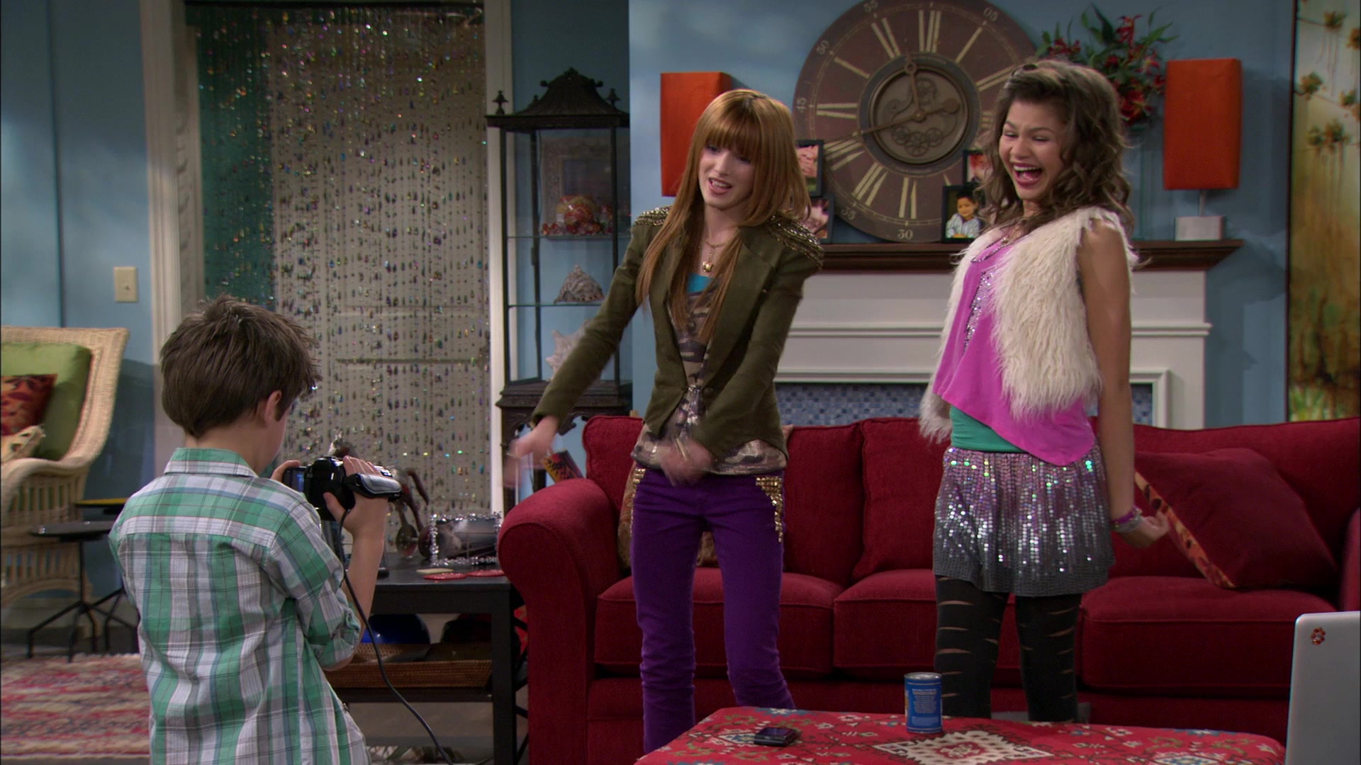 Shake_It_Up_S01E14_1080p_BTD_000879.jpg Shake_It_Up_S01E14_1080p_BTD_000879.jpg