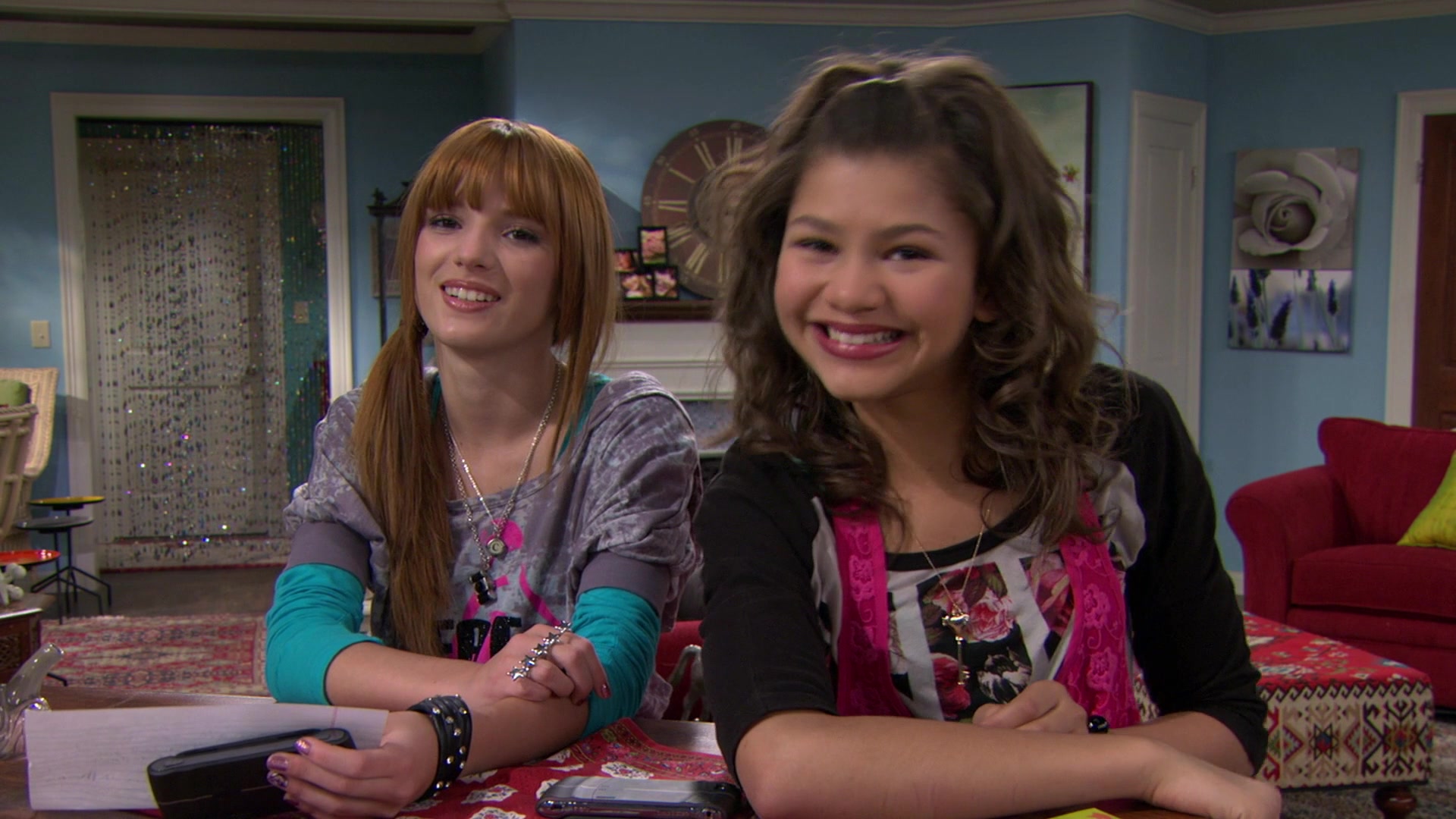 Shake_It_Up_S01E14_1080p_BTD_001120.jpg