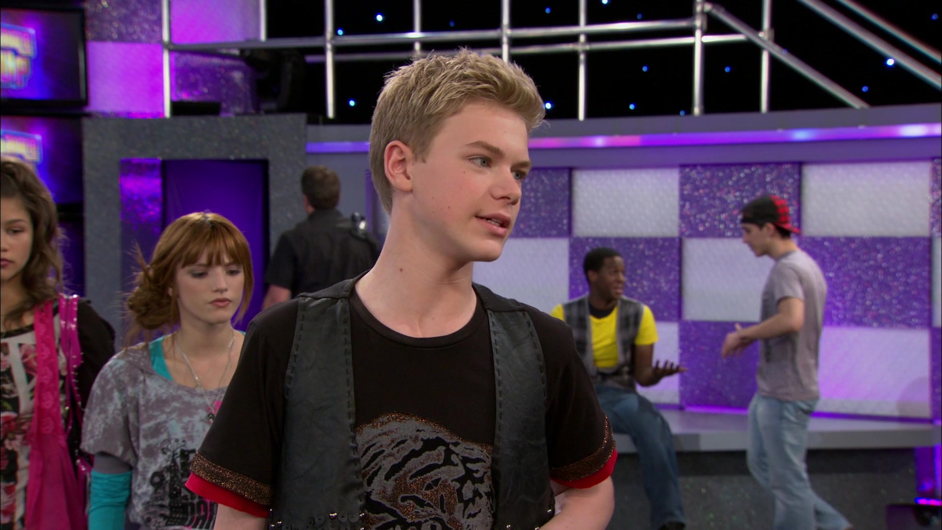 Shake_It_Up_S01E14_1080p_BTD_001257.jpg