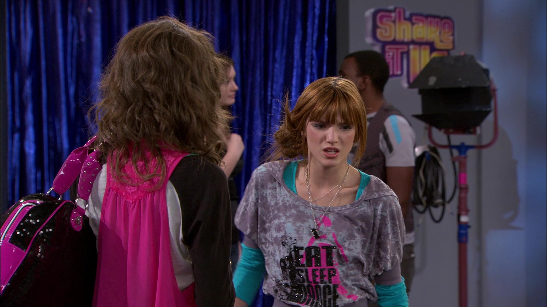 Shake_It_Up_S01E14_1080p_BTD_001313.jpg