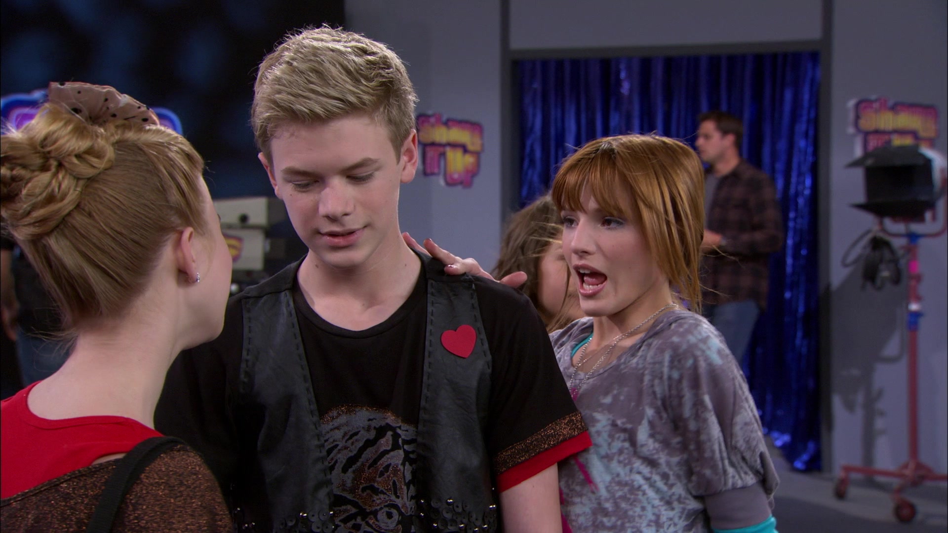 Shake_It_Up_S01E14_1080p_BTD_001440.jpg