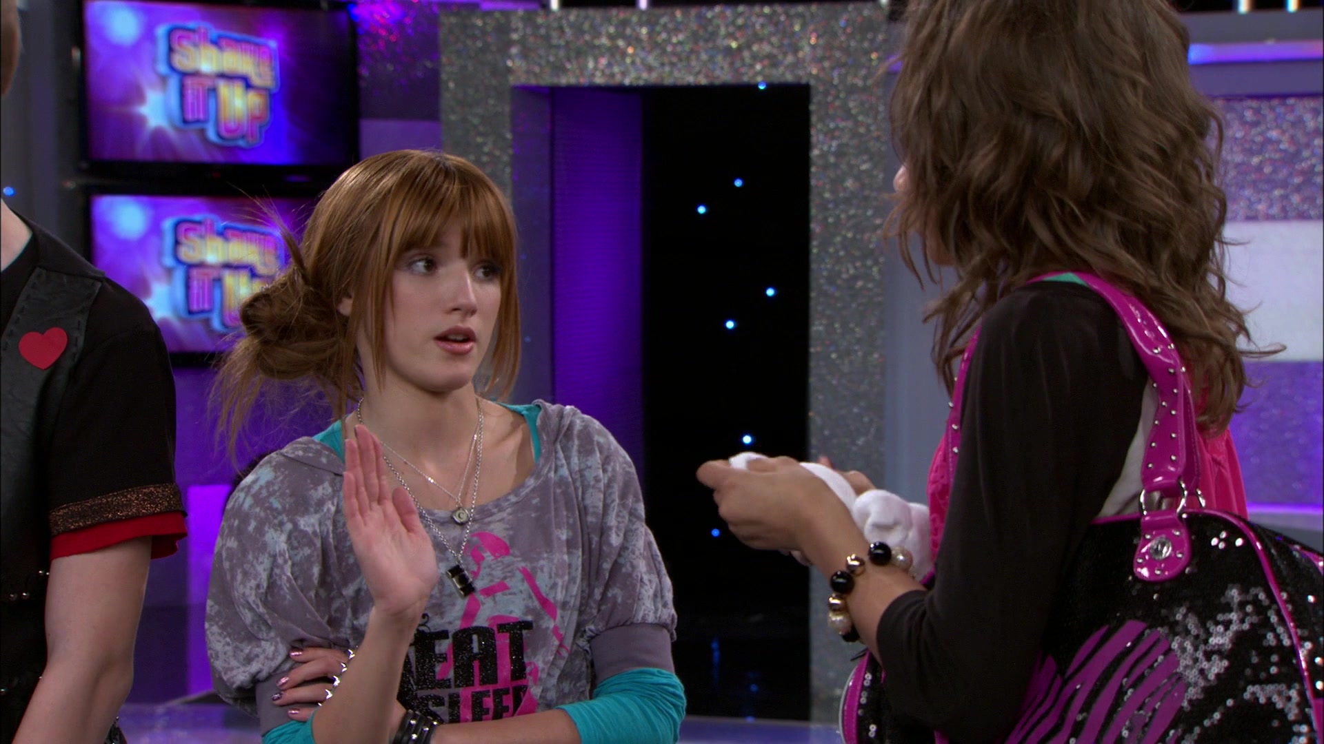 Shake_It_Up_S01E14_1080p_BTD_001496.jpg