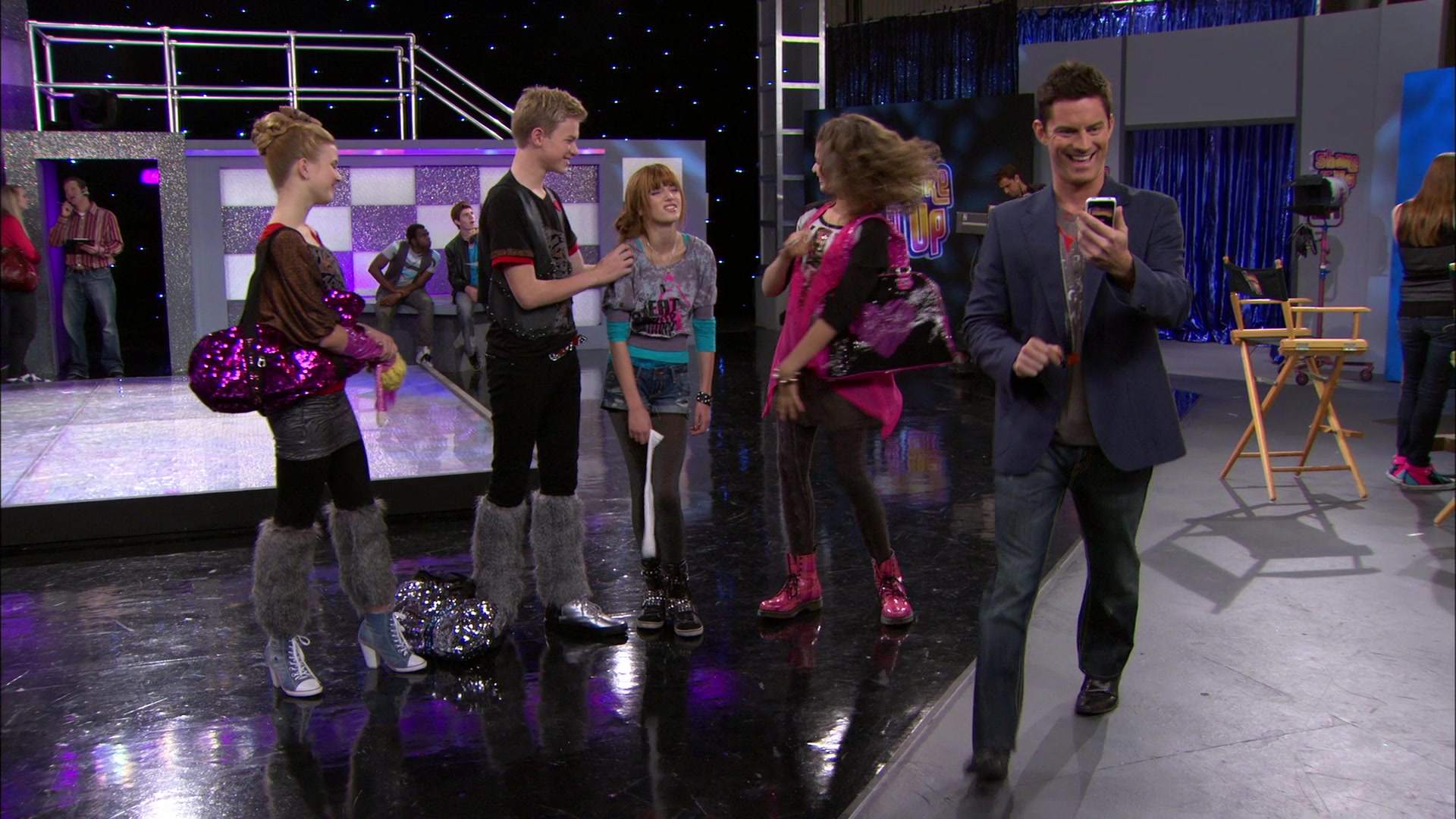 Shake_It_Up_S01E14_1080p_BTD_001716.jpg