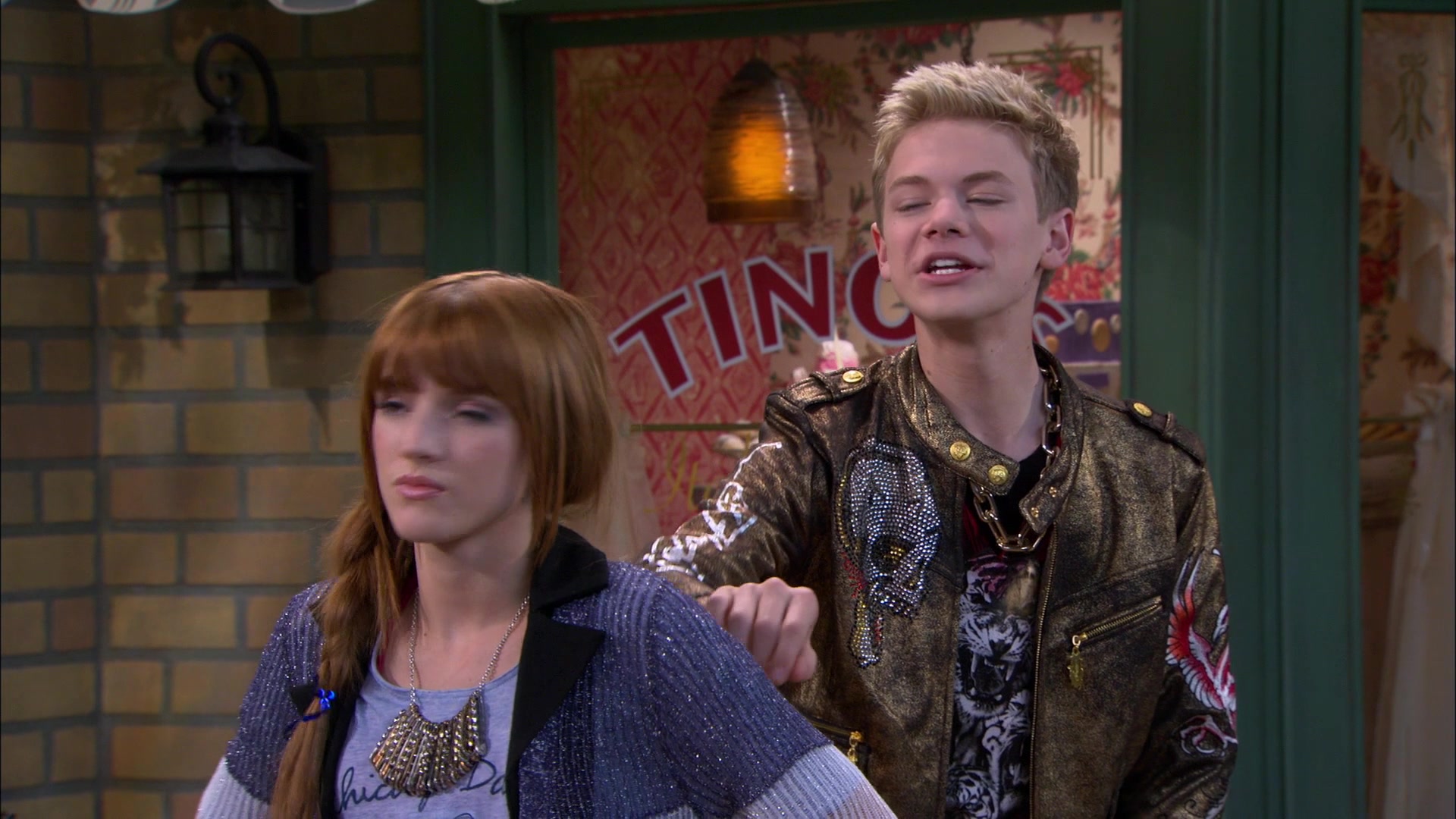 Shake_It_Up_S01E14_1080p_BTD_001943.jpg