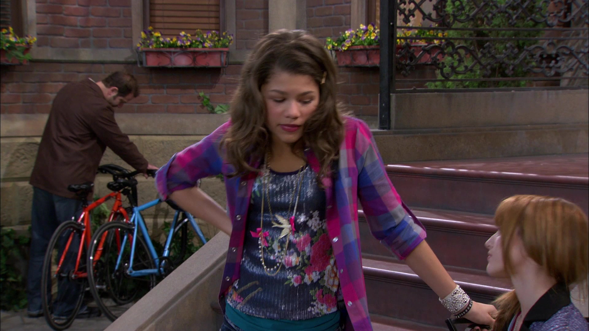 Shake_It_Up_S01E14_1080p_BTD_002004.jpg
