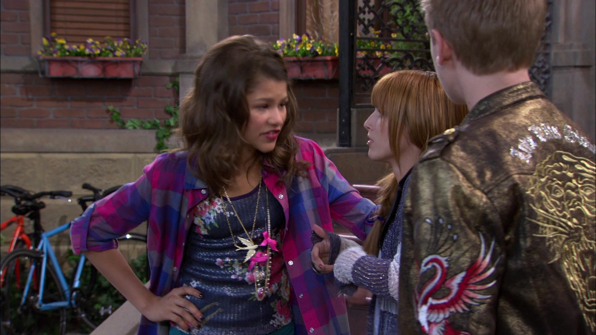 Shake_It_Up_S01E14_1080p_BTD_002054.jpg Shake_It_Up_S01E14_1080p_BTD_002054.jpg