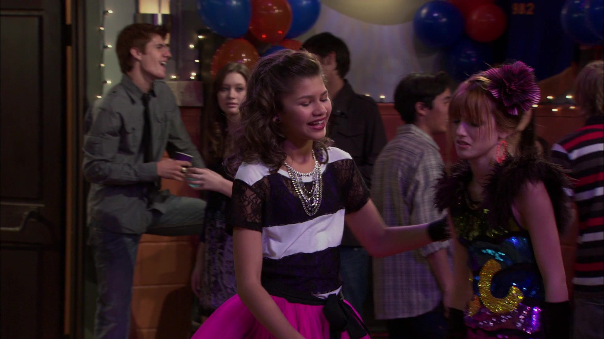 Shake_It_Up_S01E14_1080p_BTD_002230.jpg