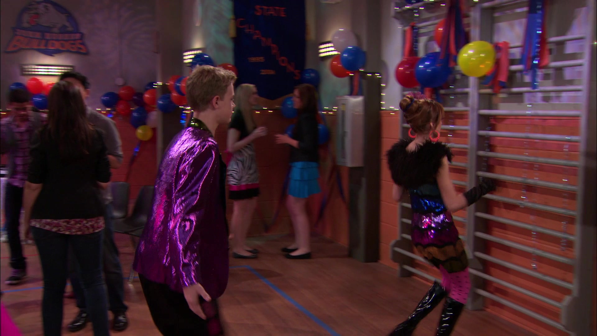 Shake_It_Up_S01E14_1080p_BTD_002296.jpg