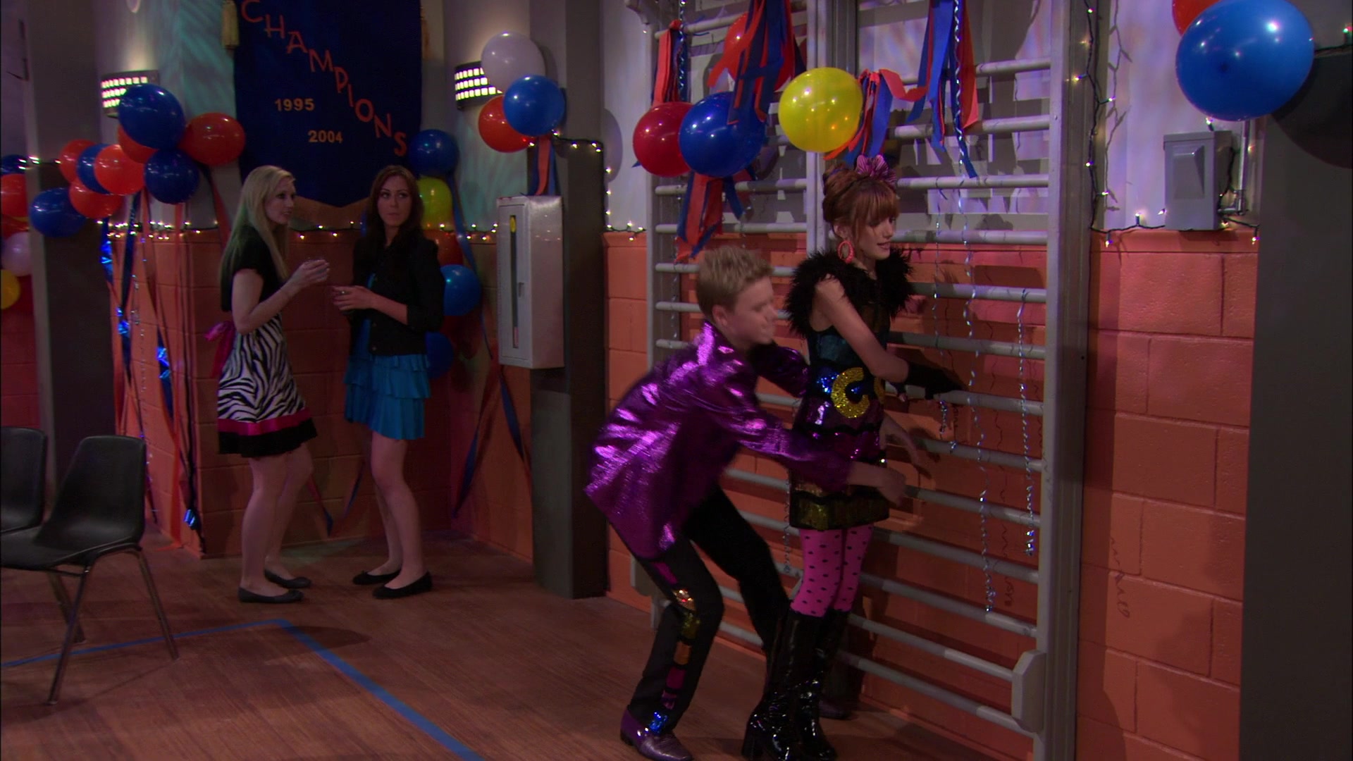Shake_It_Up_S01E14_1080p_BTD_002299.jpg Shake_It_Up_S01E14_1080p_BTD_002299.jpg