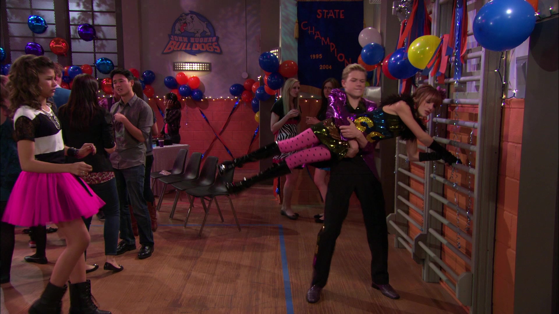 Shake_It_Up_S01E14_1080p_BTD_002302.jpg