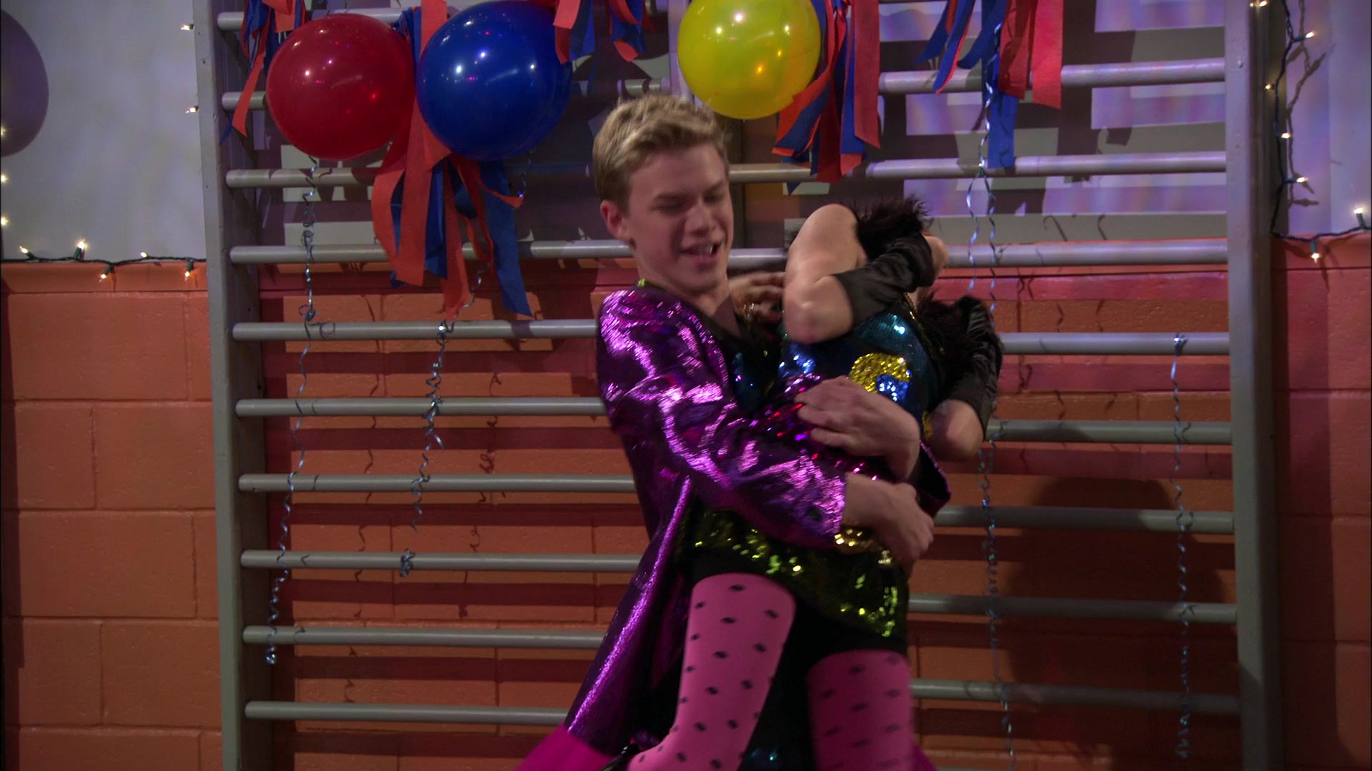 Shake_It_Up_S01E14_1080p_BTD_002320.jpg Shake_It_Up_S01E14_1080p_BTD_002320.jpg