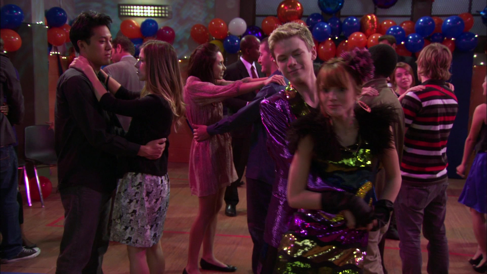 Shake_It_Up_S01E14_1080p_BTD_002385.jpg