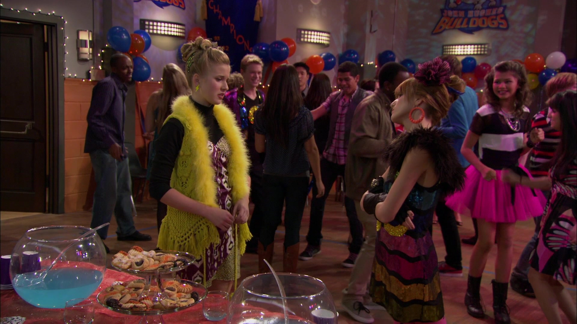 Shake_It_Up_S01E14_1080p_BTD_002696.jpg Shake_It_Up_S01E14_1080p_BTD_002696.jpg