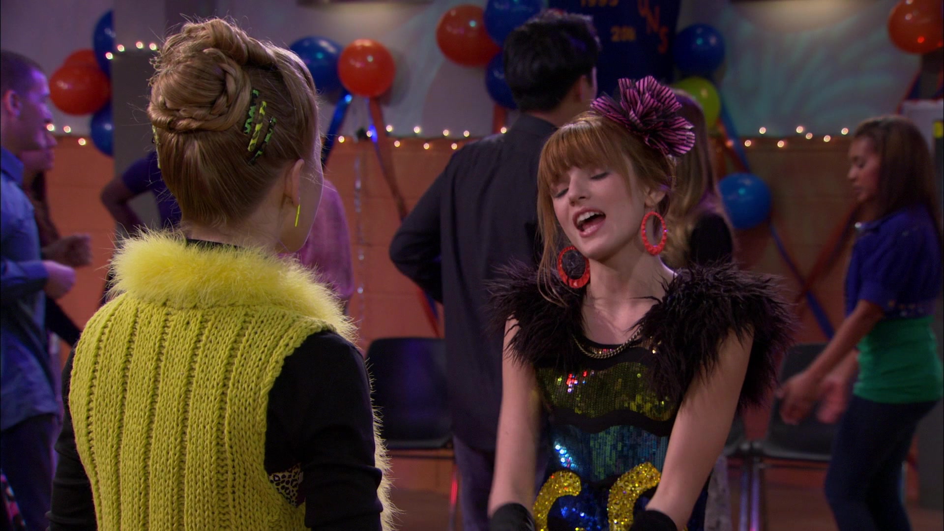 Shake_It_Up_S01E14_1080p_BTD_002709.jpg