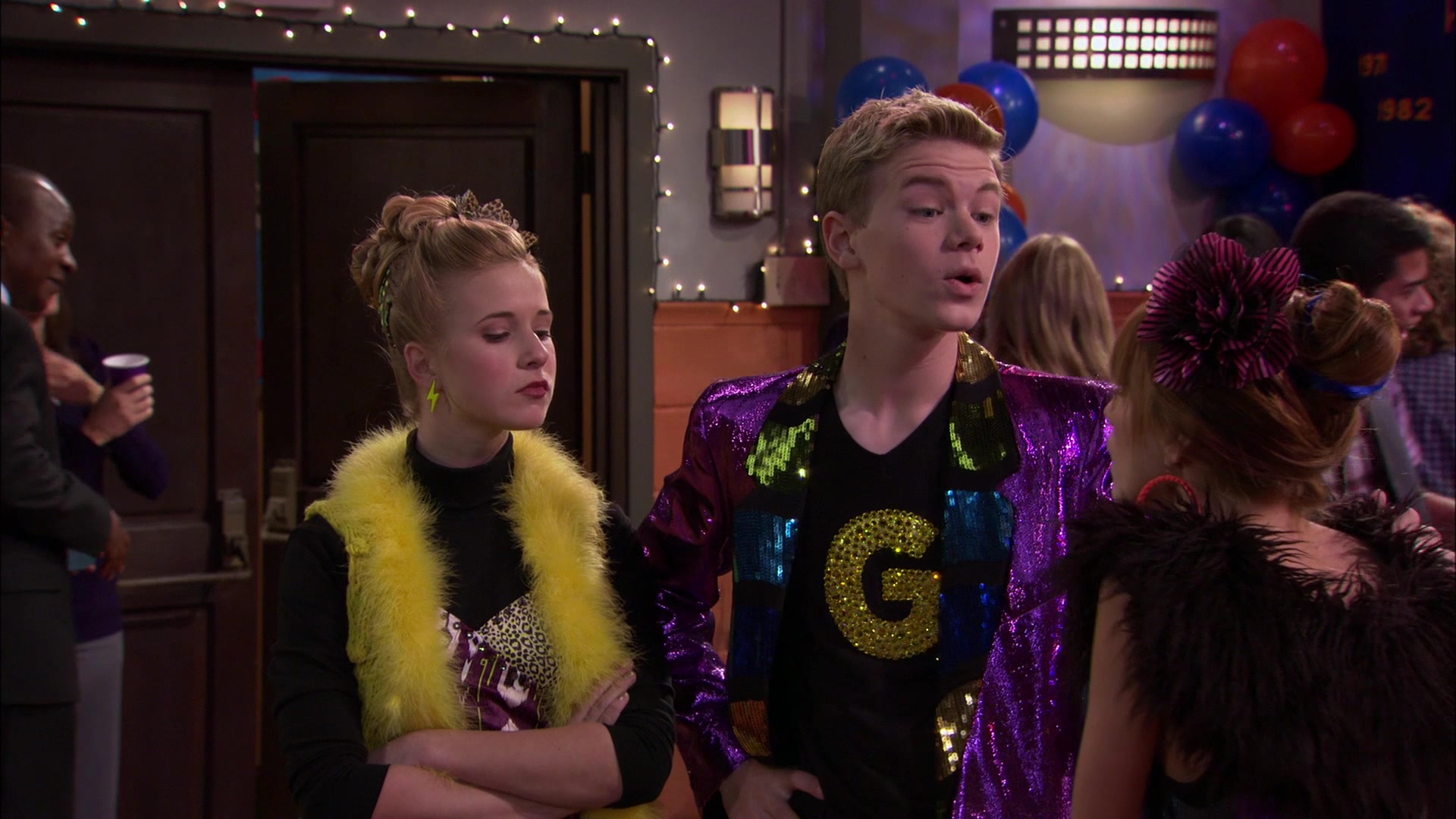 Shake_It_Up_S01E14_1080p_BTD_002983.jpg