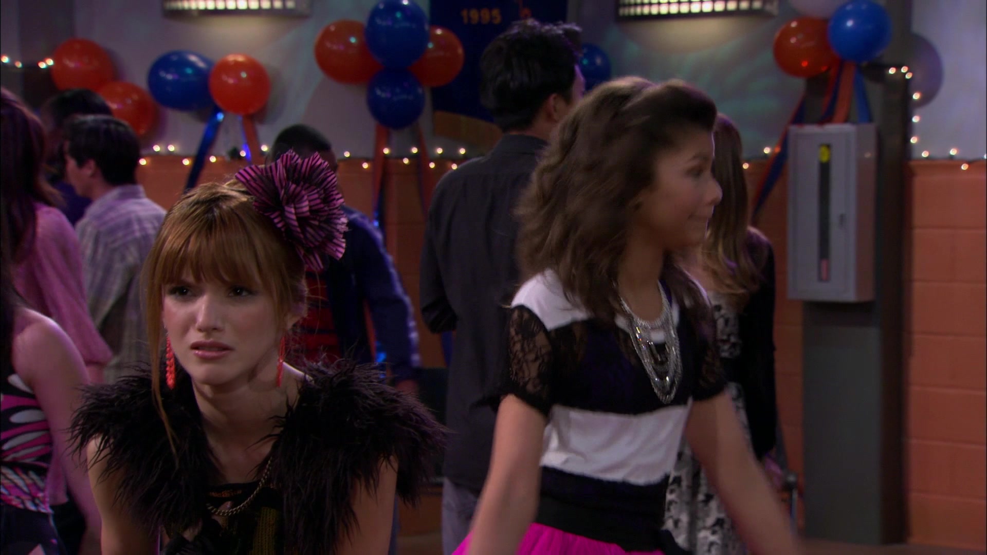 Shake_It_Up_S01E14_1080p_BTD_003001.jpg