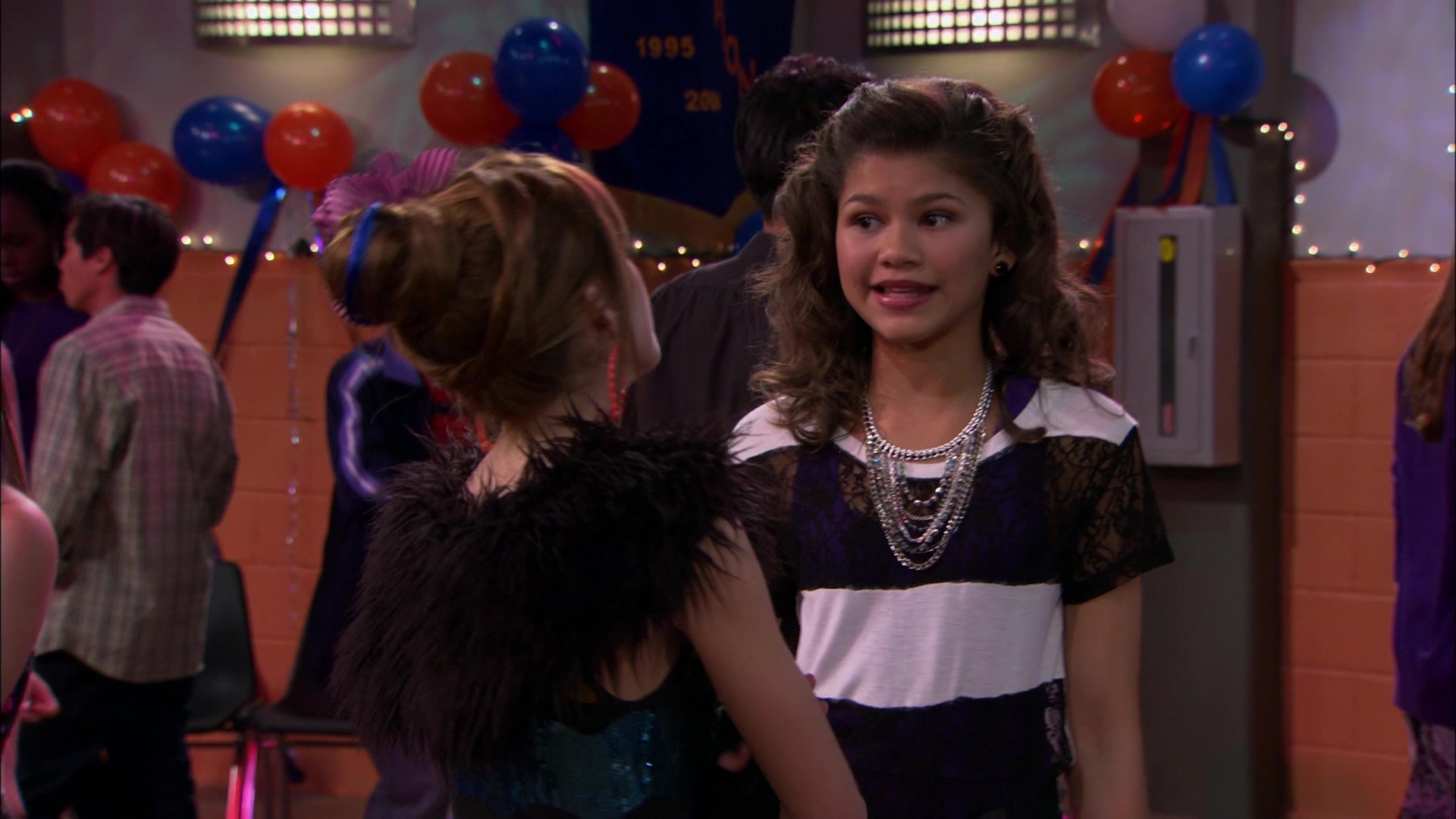Shake_It_Up_S01E14_1080p_BTD_003014.jpg