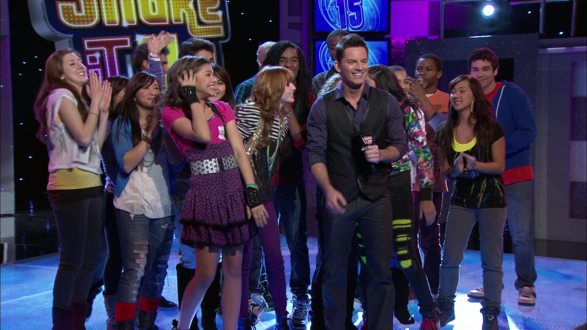 Shake_It_Up_S01E15_1080p_BTD_000050.jpg