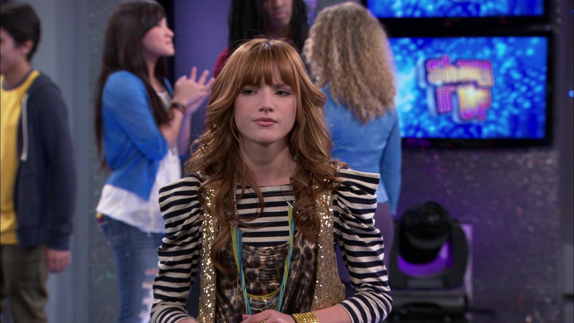 Shake_It_Up_S01E15_1080p_BTD_000222.jpg