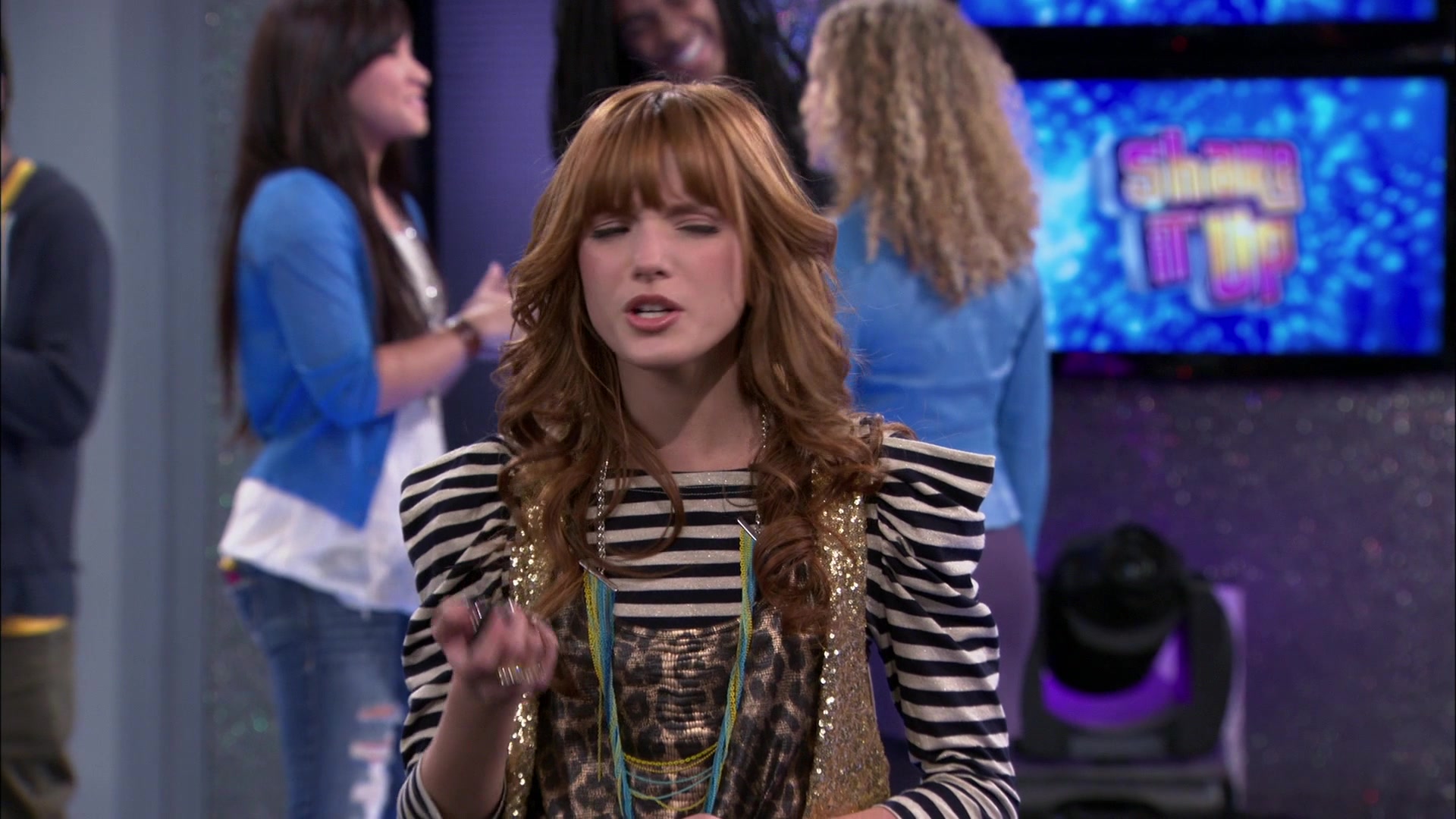 Shake_It_Up_S01E15_1080p_BTD_000225.jpg