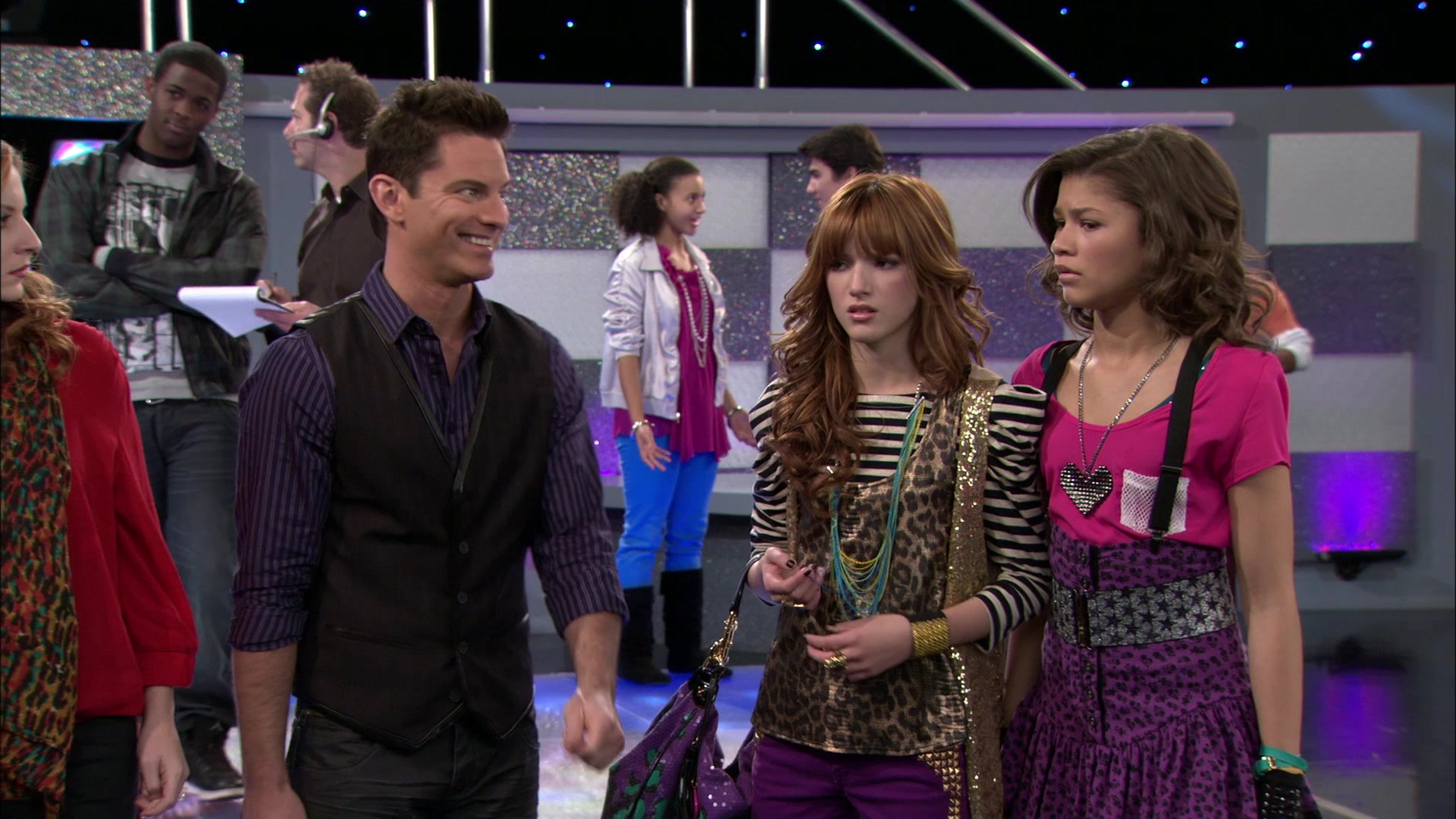 Shake_It_Up_S01E15_1080p_BTD_000418.jpg