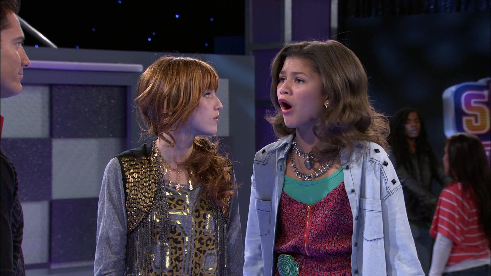 Shake_It_Up_S01E15_1080p_BTD_001605.jpg