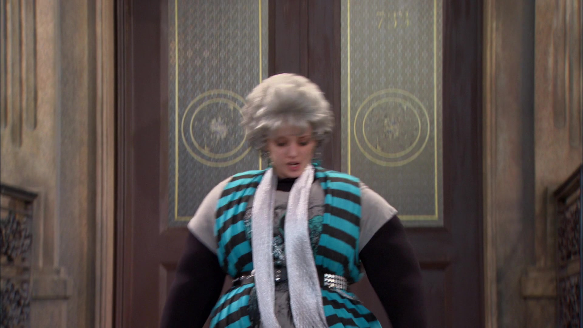 Shake_It_Up_S01E15_1080p_BTD_001728.jpg