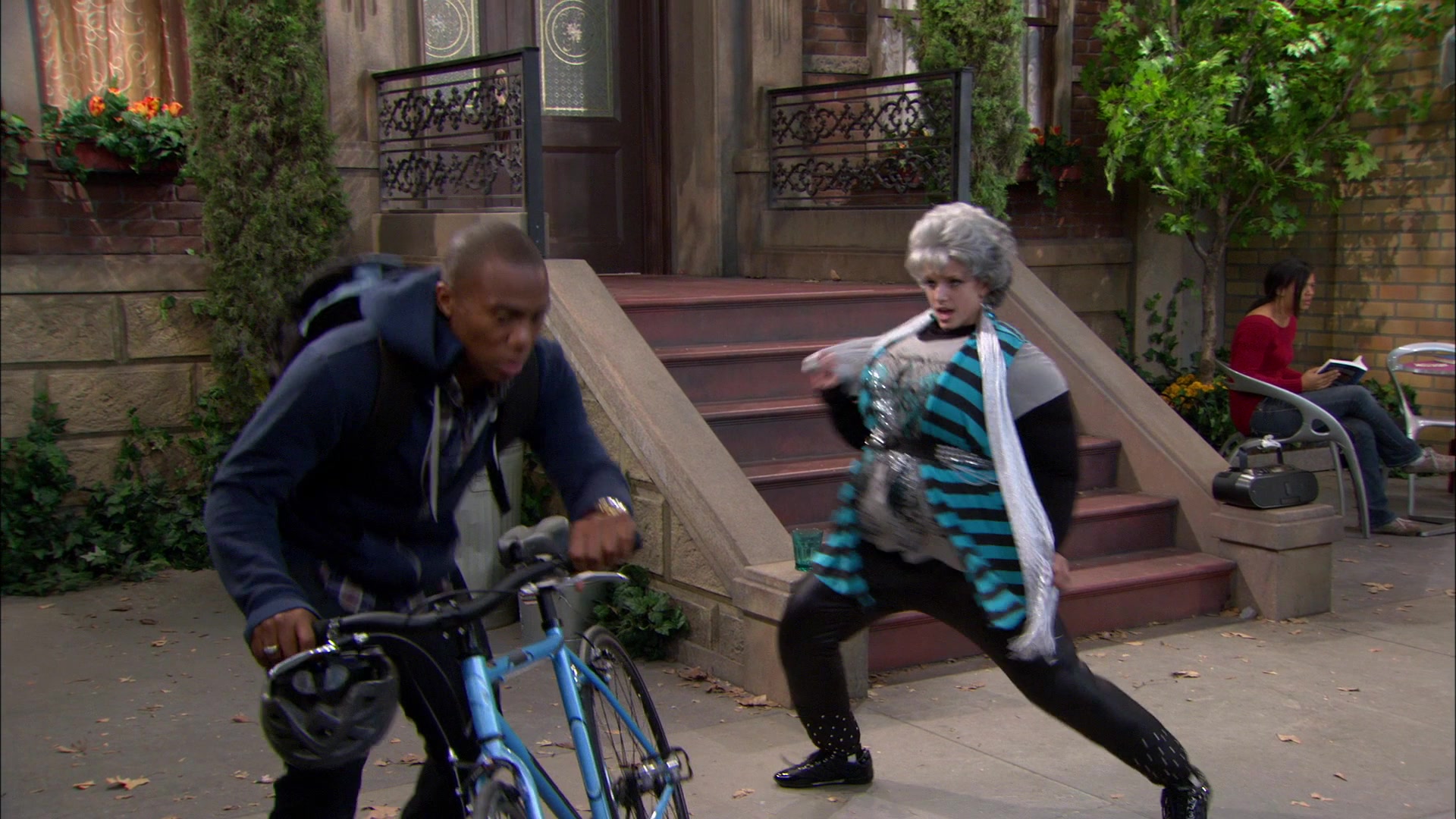 Shake_It_Up_S01E15_1080p_BTD_001748.jpg